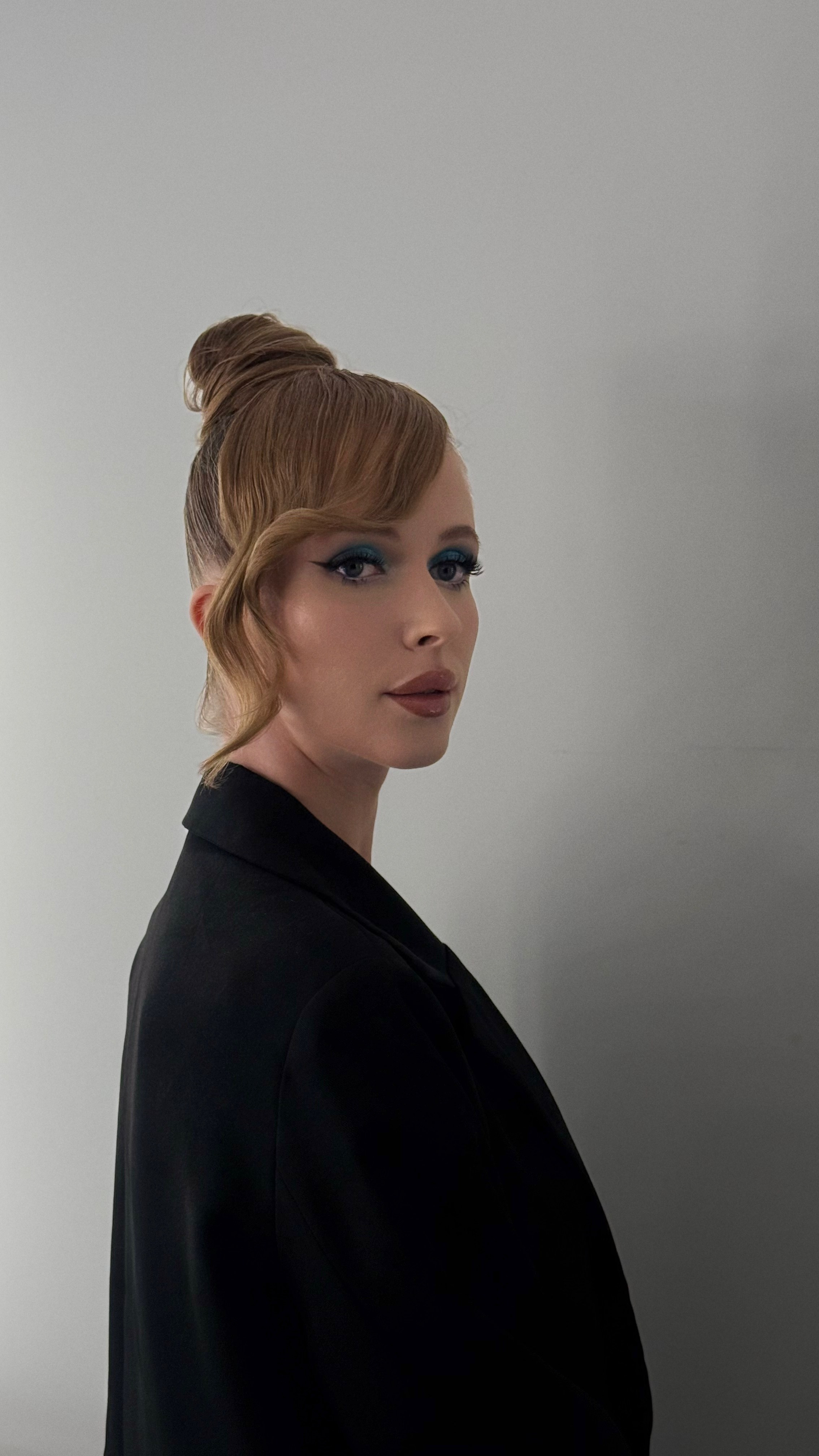 Прически, укладки. Студия визажистов, стилистов по прическам, бровистов и мастеров по ресницам