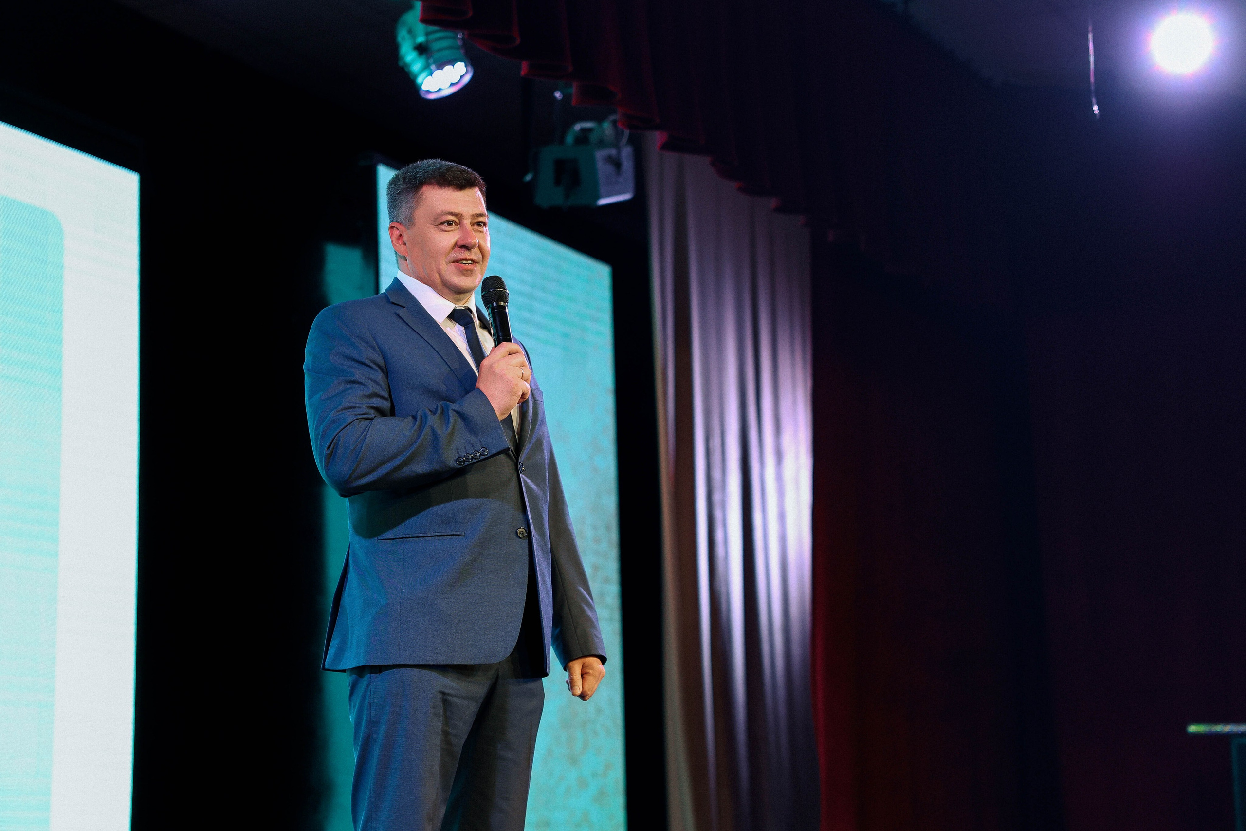 Вручение аттестатов 2025 |№ 58. Свадебный и Школьный фотограф Улан-Удэ Бурятия Джулия Топоева Выпускные альбомы Фотограф на мероприятие