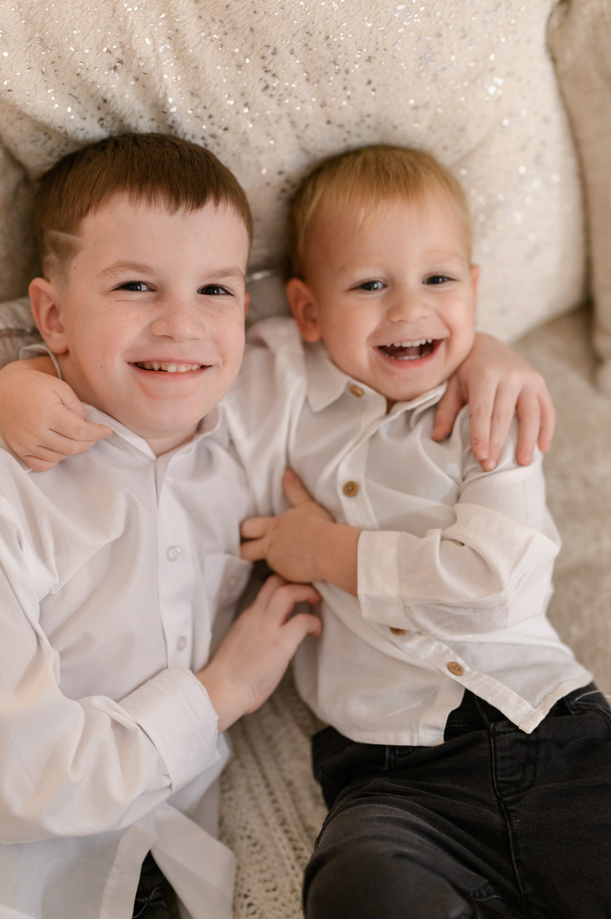 Семейная новогодняя фотосессия в фотостудии Мимика, зал Мия. Semerlina.ru