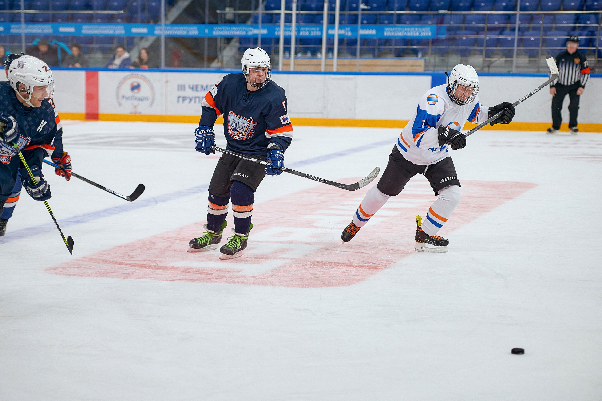 Портфолио репортажной фотосъёмки: Кристалл арена — Хоккей — РусГидро. Фотограф Яковлев Роман — Красноярск