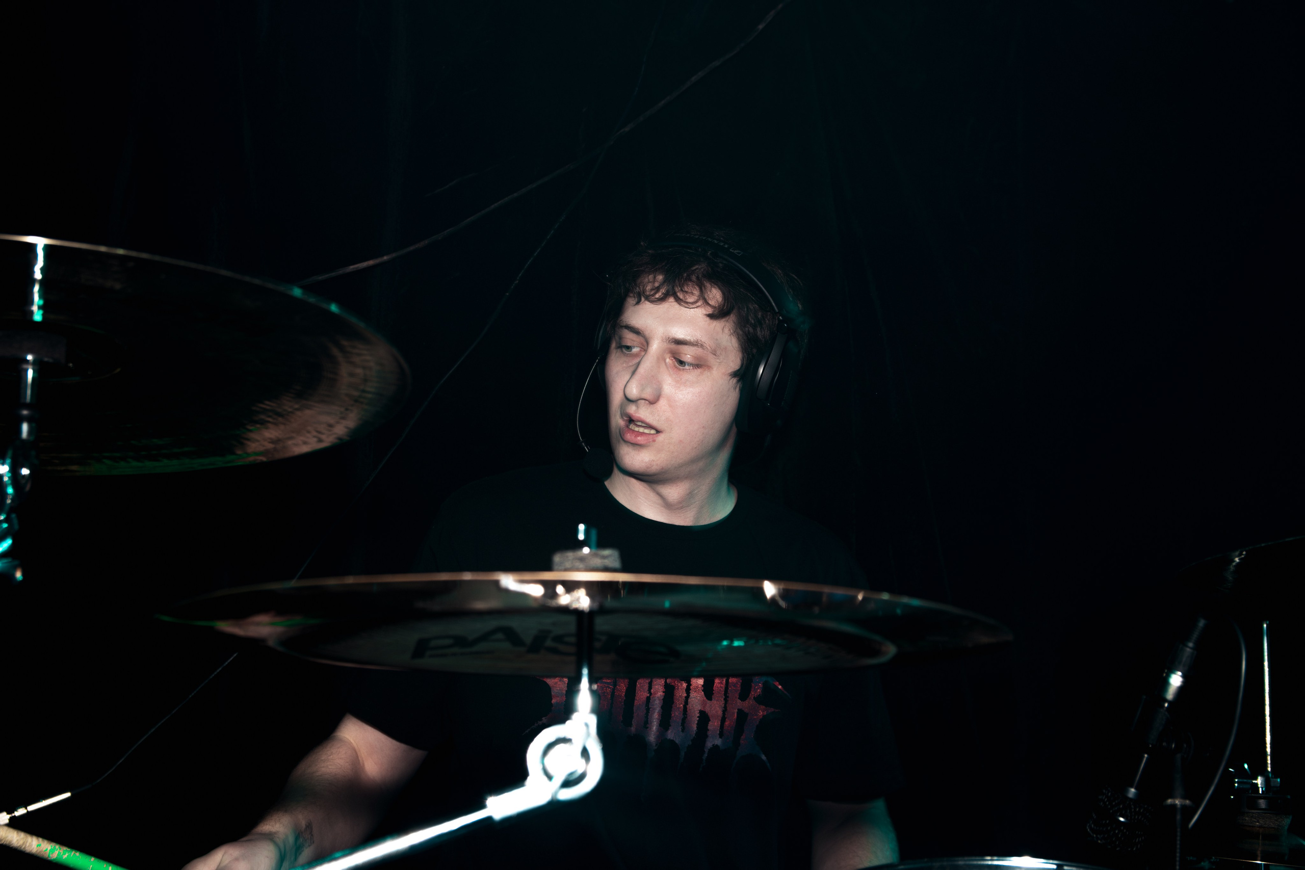 Laugar & Шумы Штормовых Широт & Пожары На Дальнем Севере 11.10.2025. Репортажный фотограф в Москве Legiodot