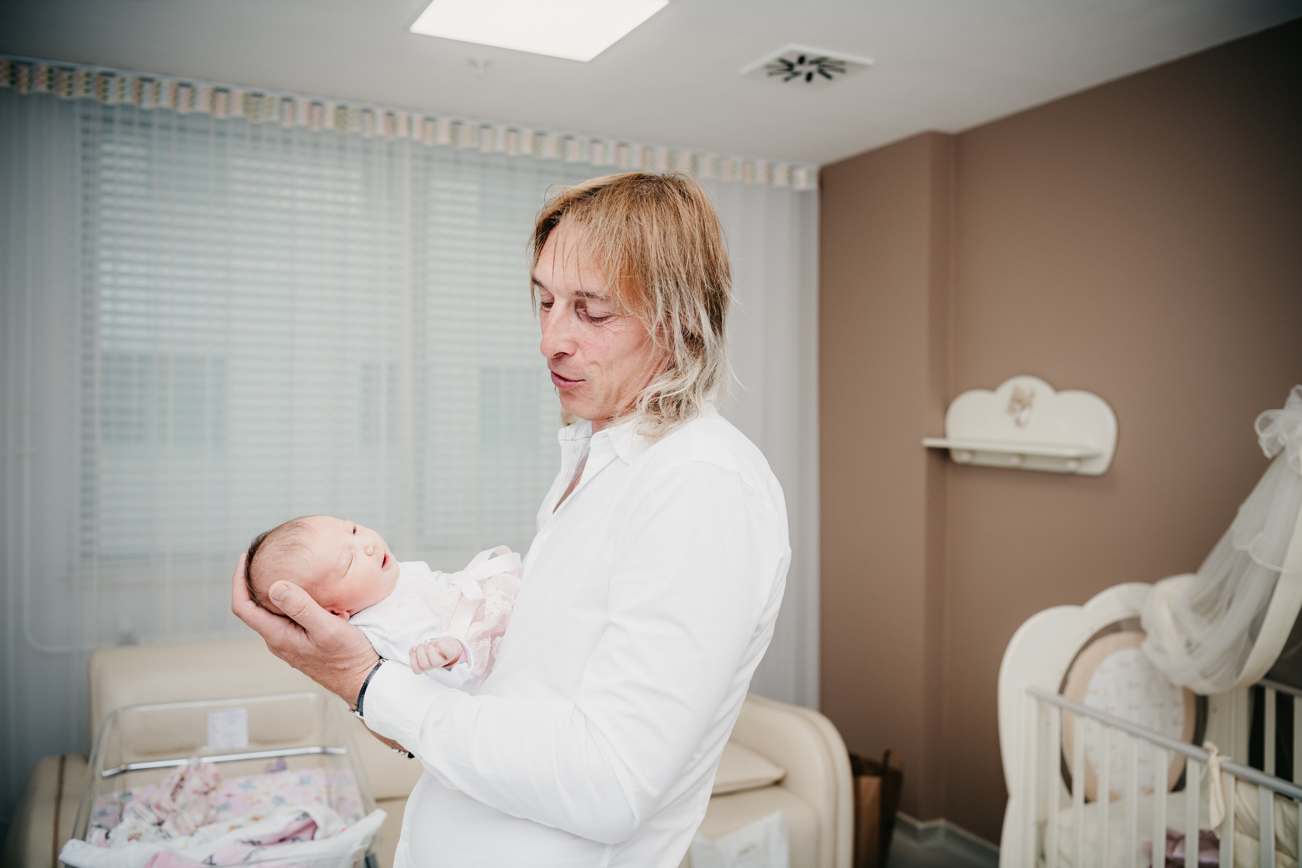 Выписка Полины в Лапино. Фотограф на выписку из роддома в Москве и МО