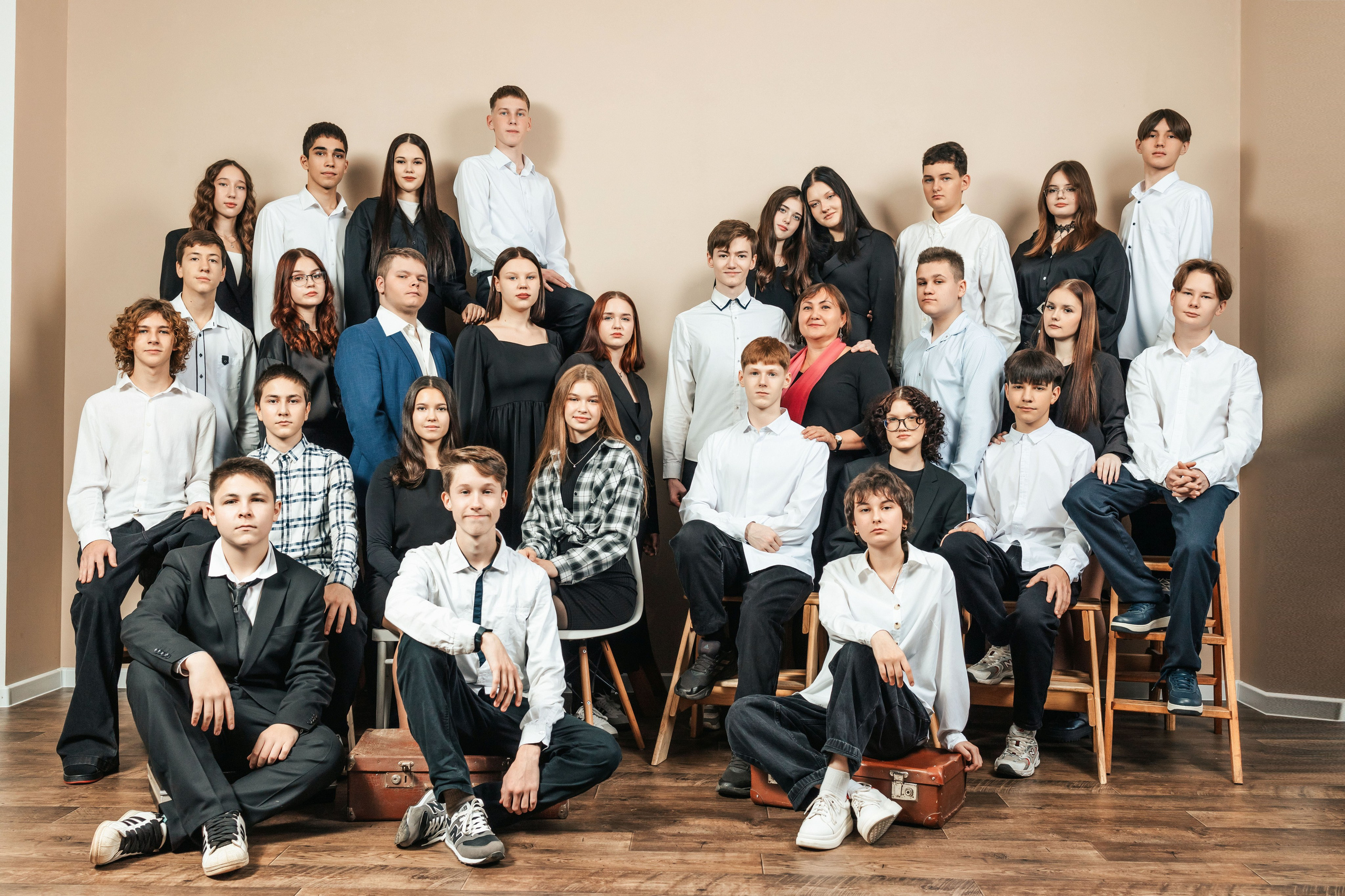 Студия школьной фотографии. Фотостудия выпускных альбомов в Твери. Студия школьной фотографии в Твери. Выпускные альбомы в Твери