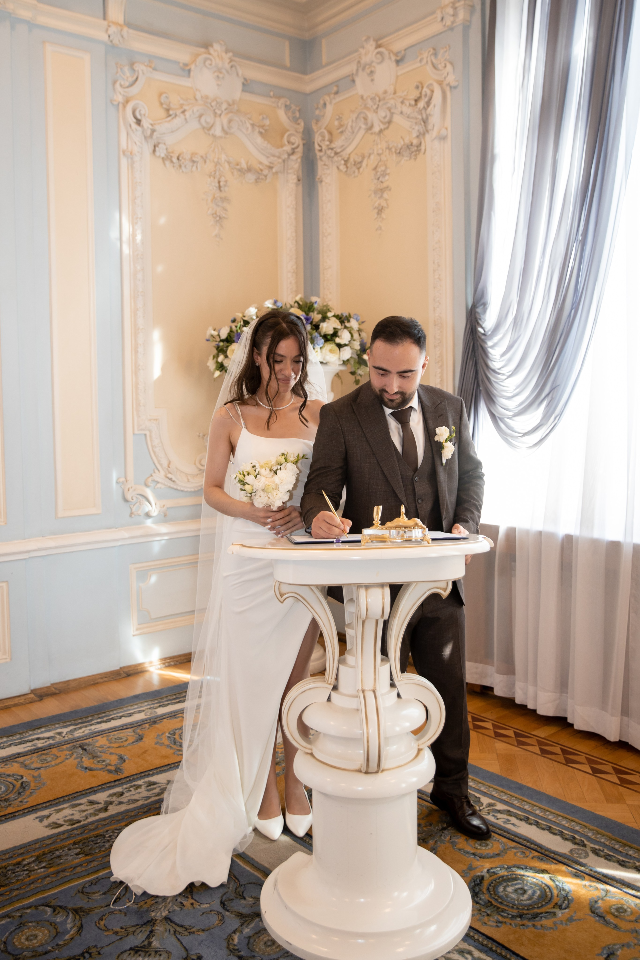 Анна и Александр / Прогулка + ЗАГС. Свадебный и семейный фотограф в Москве Диана Левченко