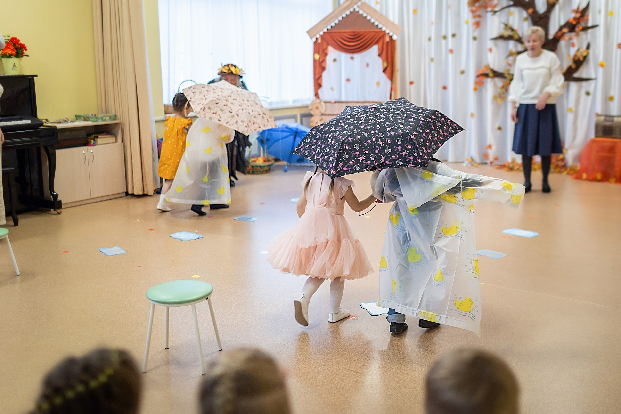 Волшебный зонтик осени_2023 год. Семейный фотограф в Санкт-Петербурге