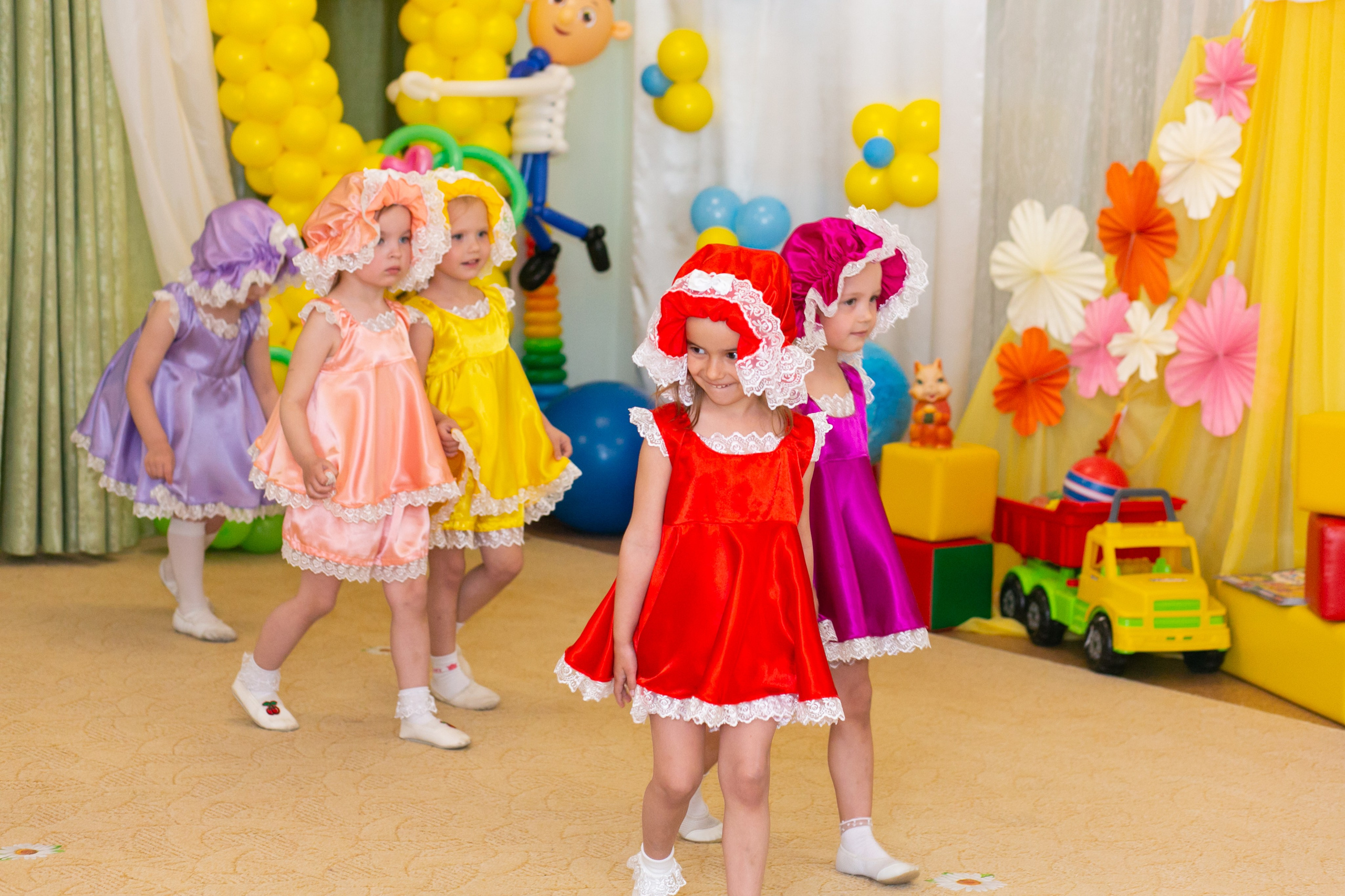 Выпускные и Утренники. Фотограф новорожденных и семейный фотограф НСО г. Бердск Марина Львова