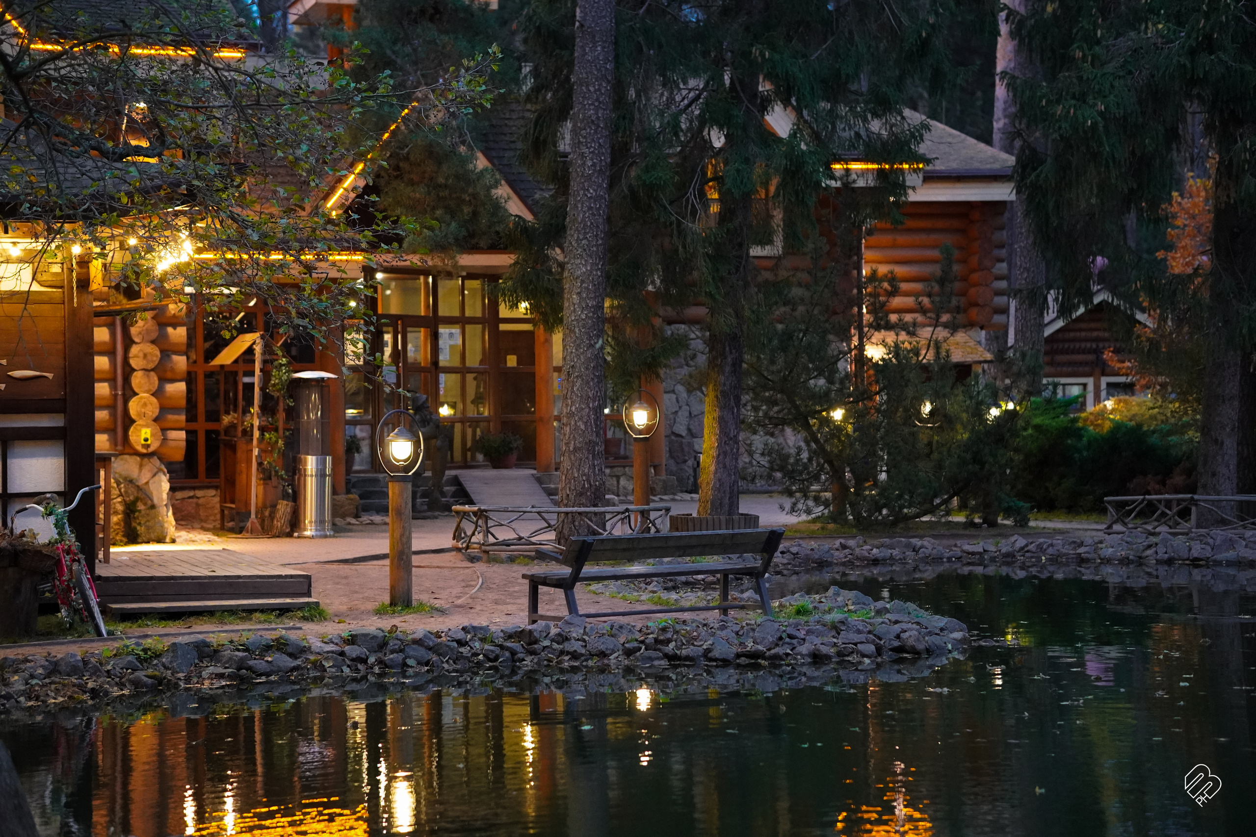 Ресторан "Русская рыбалка", съемка в сумерках