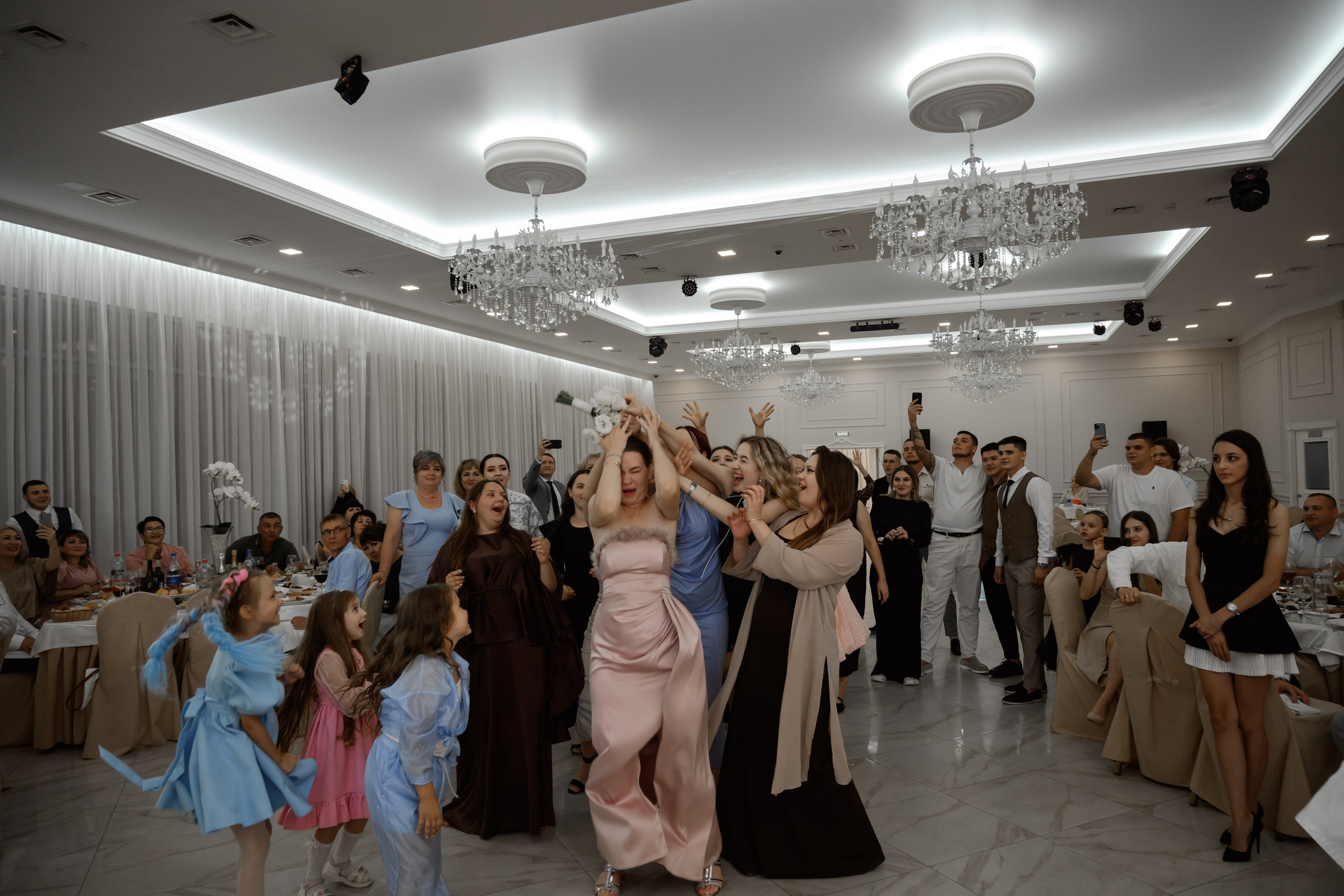 В + В. Свадебный фотограф в г. Астрахань. Так же выезжаю в другие города