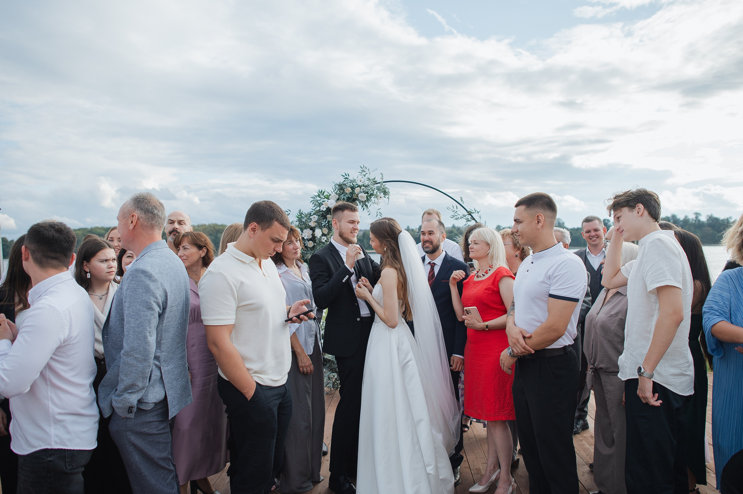 Свадьба на берегу Волги. Свадебный фотограф в Ярославле Денис Медоваров