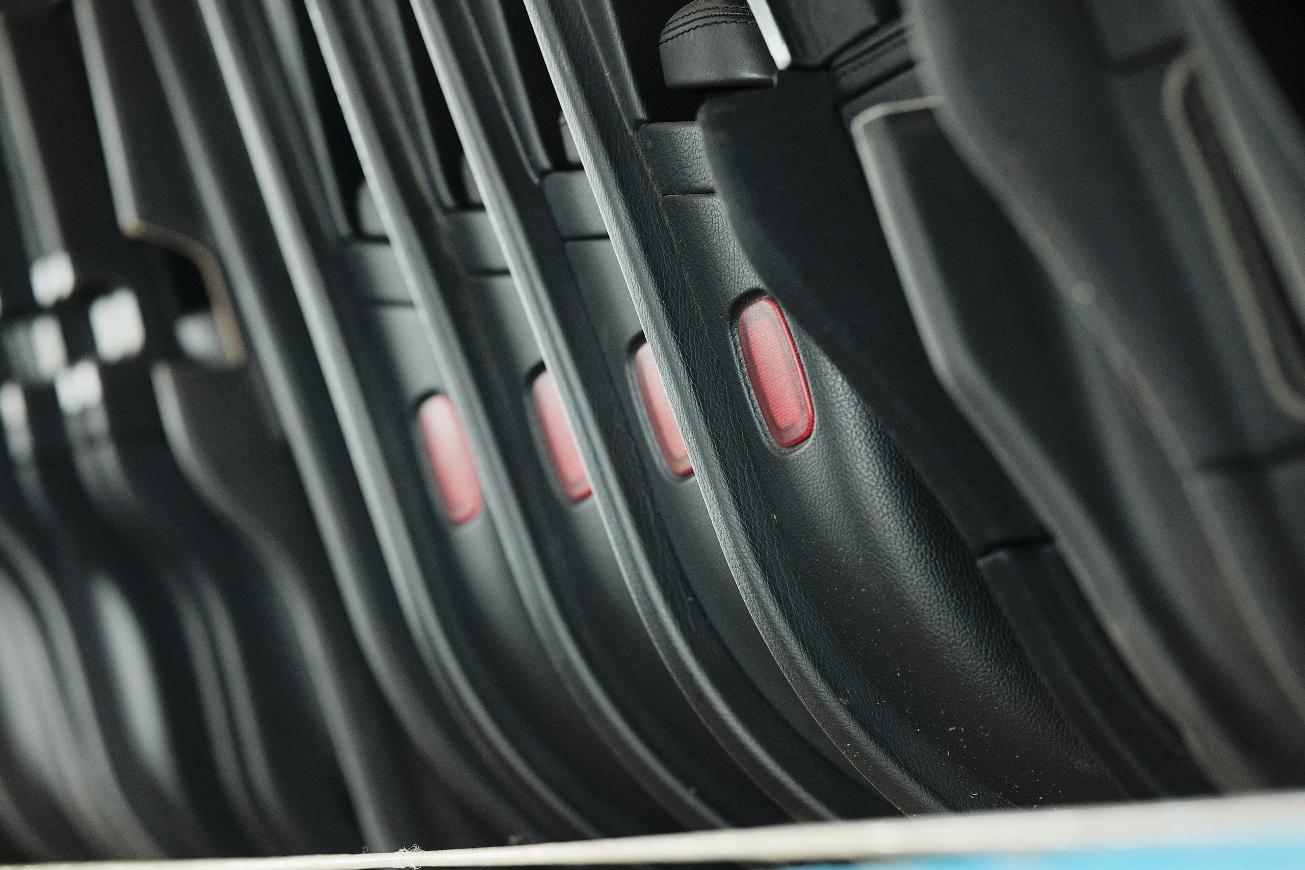 «Оригинальная панель приборов Mercedes-Benz W213 с дисплеем»«Консоль центральная Mercedes-Benz E-Class W213 с элементами управления»«Руль Mercedes-Benz S-Class W222 с кнопками и подогревом»«Сиденье переднее левое Mercedes-Benz GLC X253 с электроприводом и памятью»«Обшивка двери правая Mercedes-Benz C-Class W205 оригинальная деталь»«Подлокотник центральный Mercedes-Benz V-Class W447 с отделением для хранения»«Панель управления климат-контролем Mercedes-Benz GLS X167 оригинал»«Декоративная накладка торпеды Mercedes-Benz A-Class W177 с алюминиевым эффектом»«Кнопка запуска двигателя Mercedes-Benz GLE W167 оригинальная запчасть»«Подсветка салона LED Mercedes-Benz CLA C118 с настройками цвета»«Коврики салона Mercedes-Maybach S-Class W223 оригинальные»«Подголовник заднего сиденья Mercedes-Maybach GLS X167 с электроприводом»