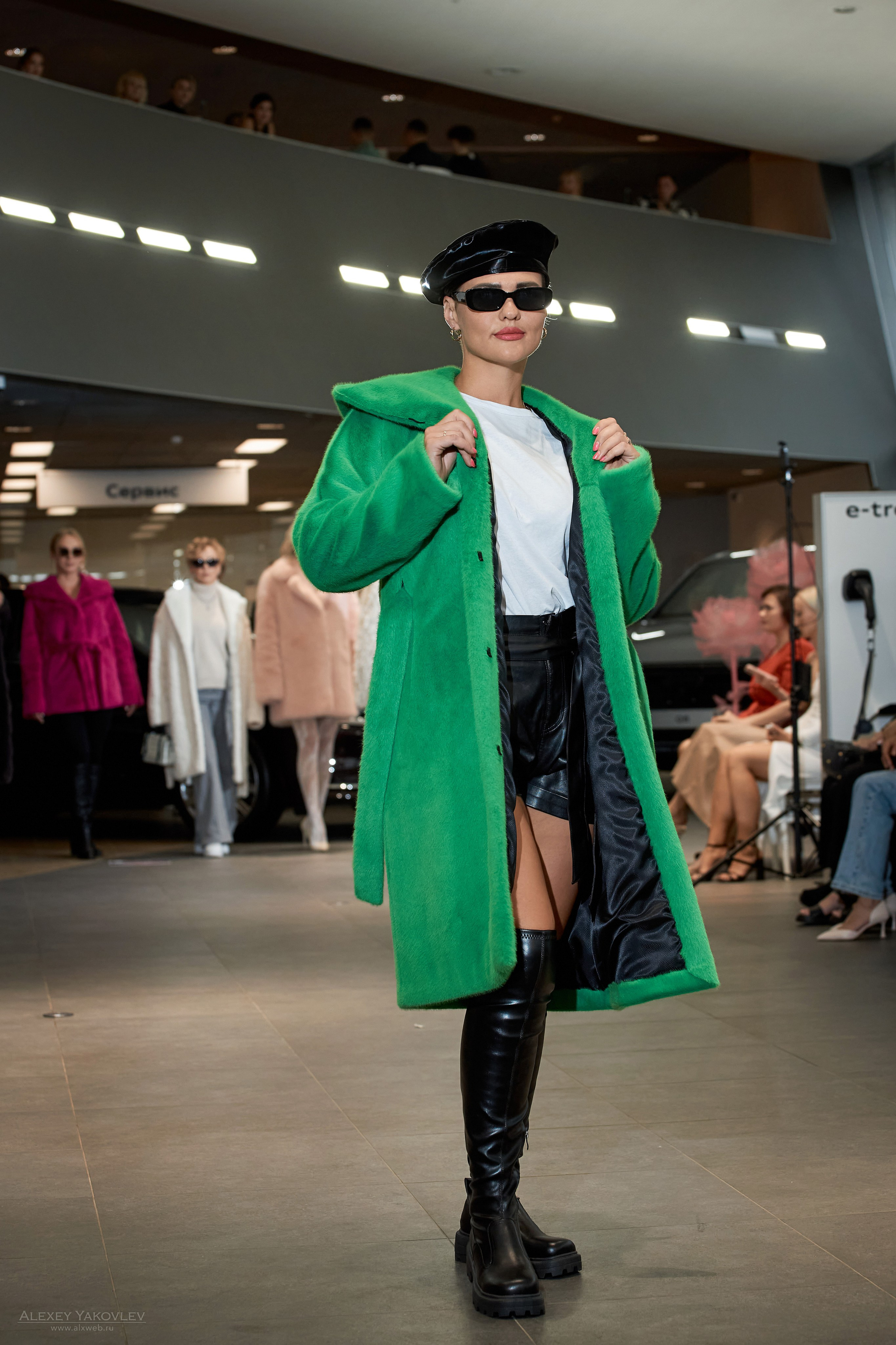 Модный показ PRE-FALL модельной школы Modeling+. Фотограф Алексей Яковлев