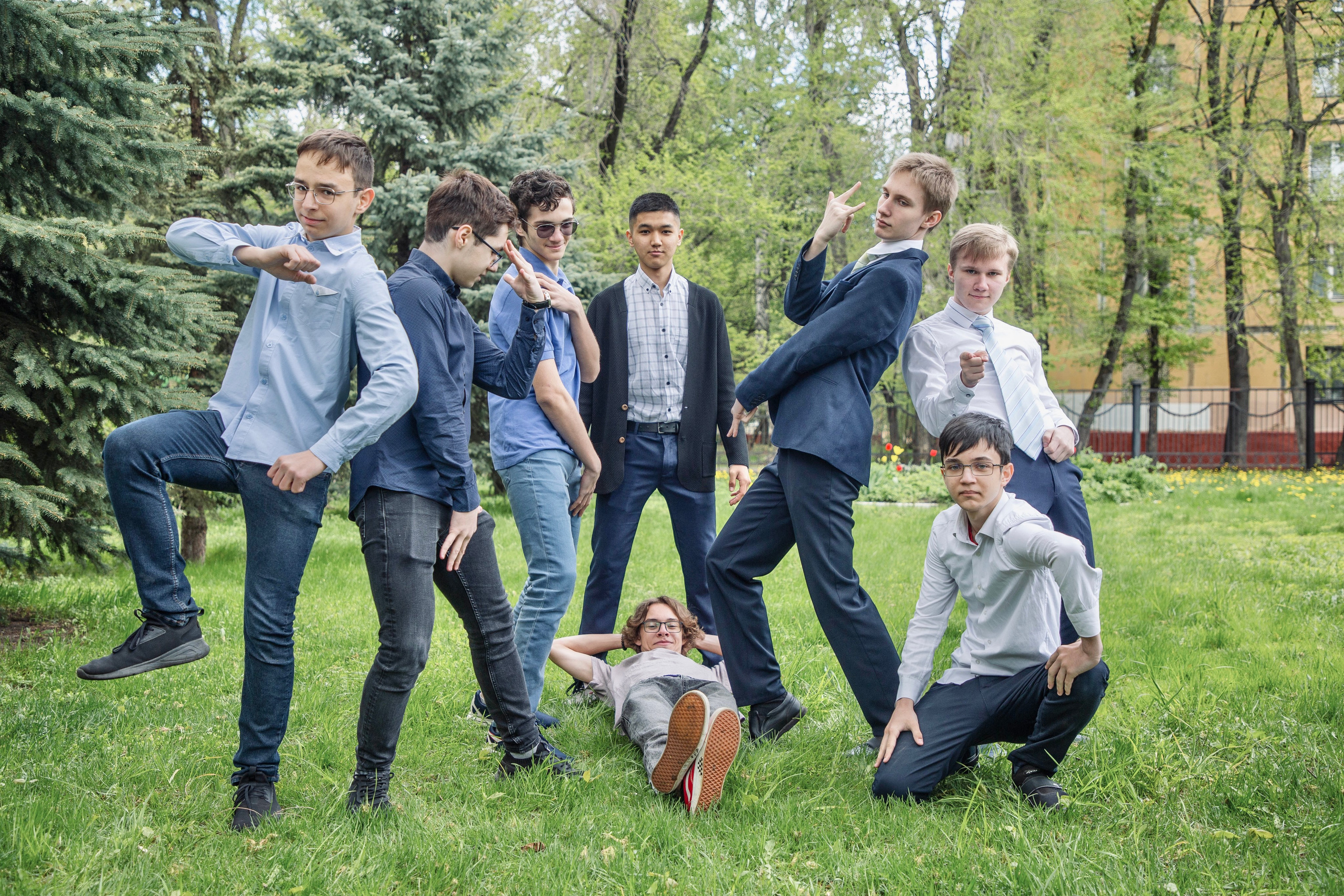 Групповые фото 9 и 11 класс