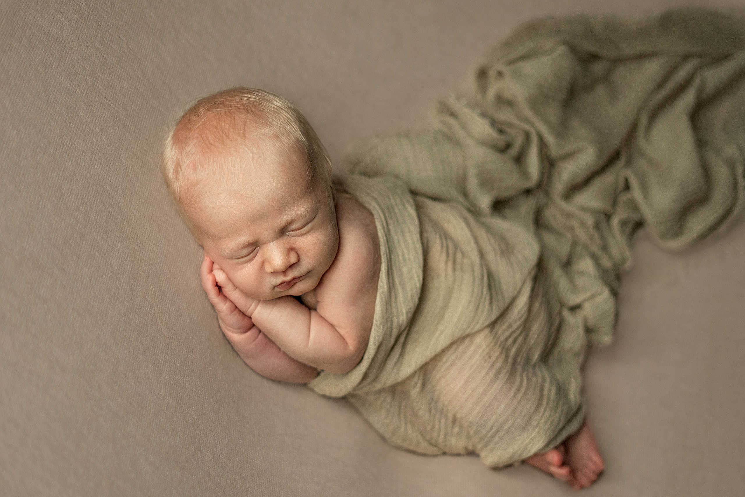 фотосессия в краснодаре фотограф новорожденных ньюборн лайфстайл роды беременность студия фото малыш