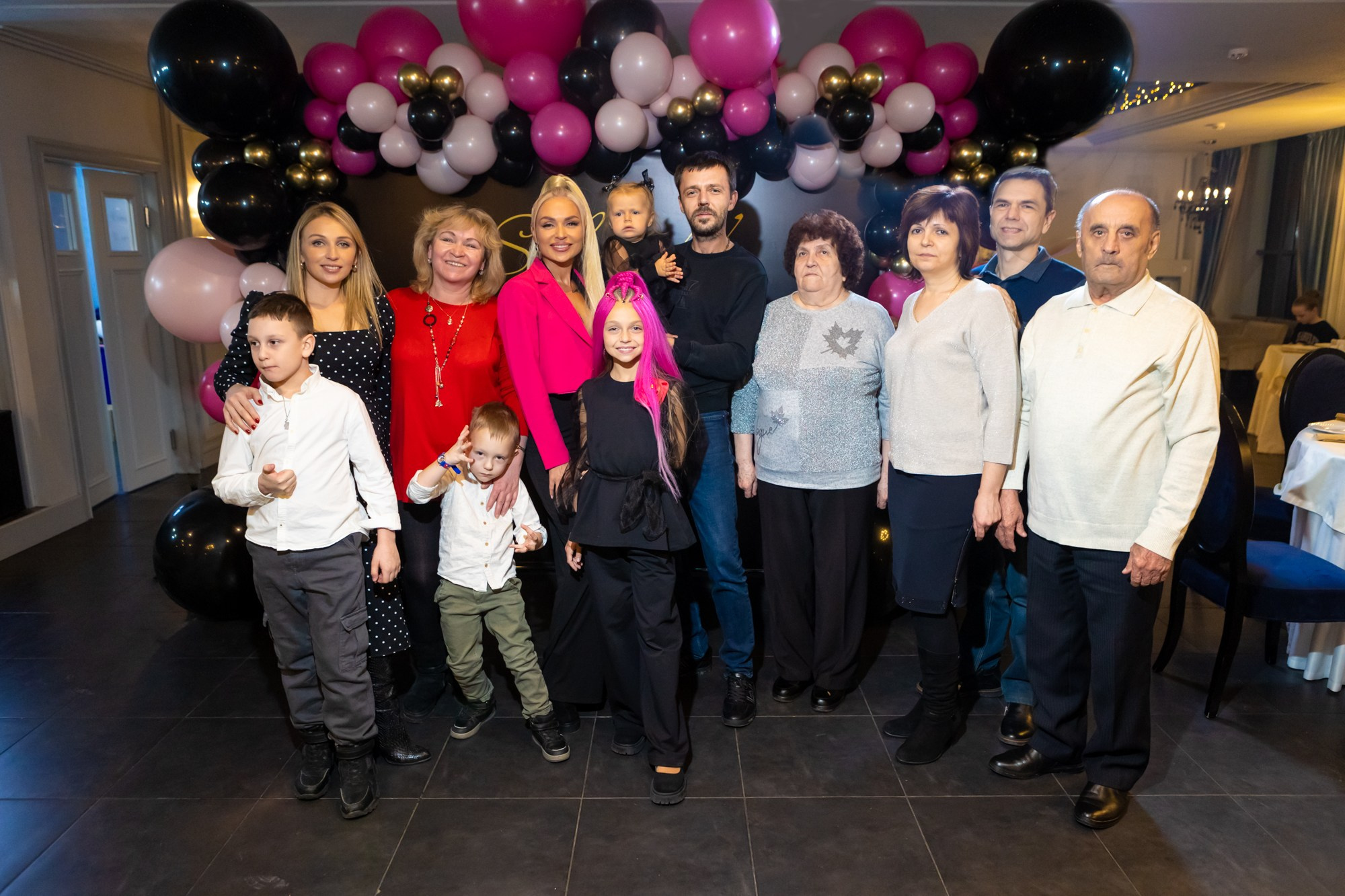 День Рождения в ресторане Космос. Фотограф в Оренбурге. Профессиональный фотограф