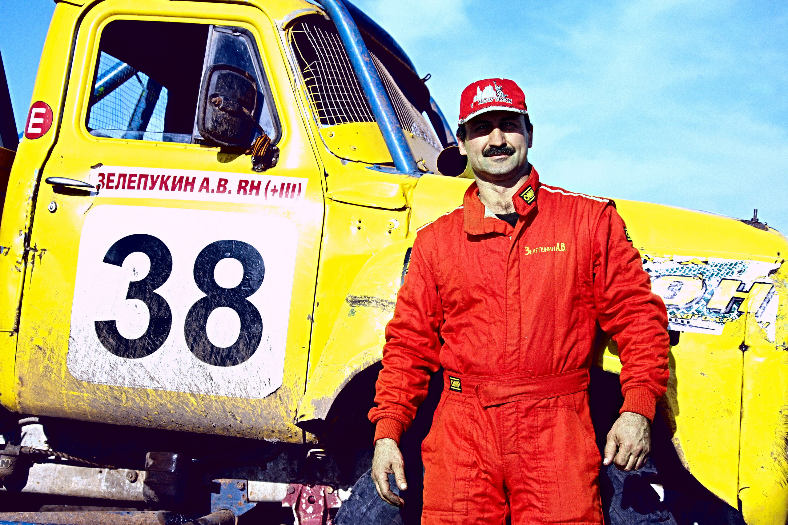 Фотограф Денис Зимин, сьёмка для маркетплейсов в городе Ростове-на-Дон. Выпускные альбомы, фотограф Денис Зимин в городе Ростове-на-Дону
