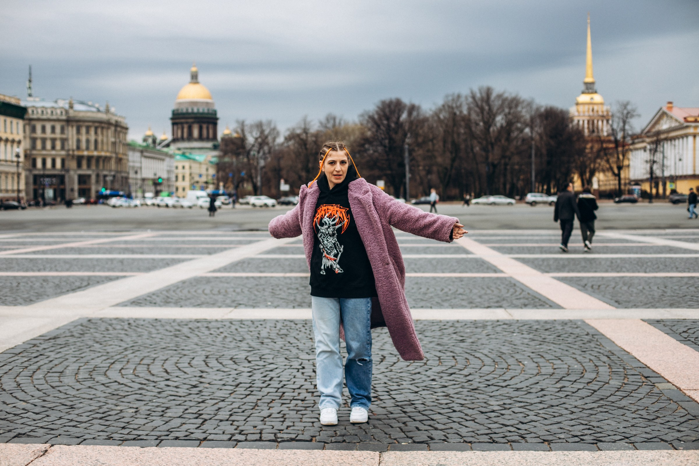 Лиза в апреле. Фотопрогулка в Петербурге. Индивидуальный и семейный фотограф в Санкт-Петербурге