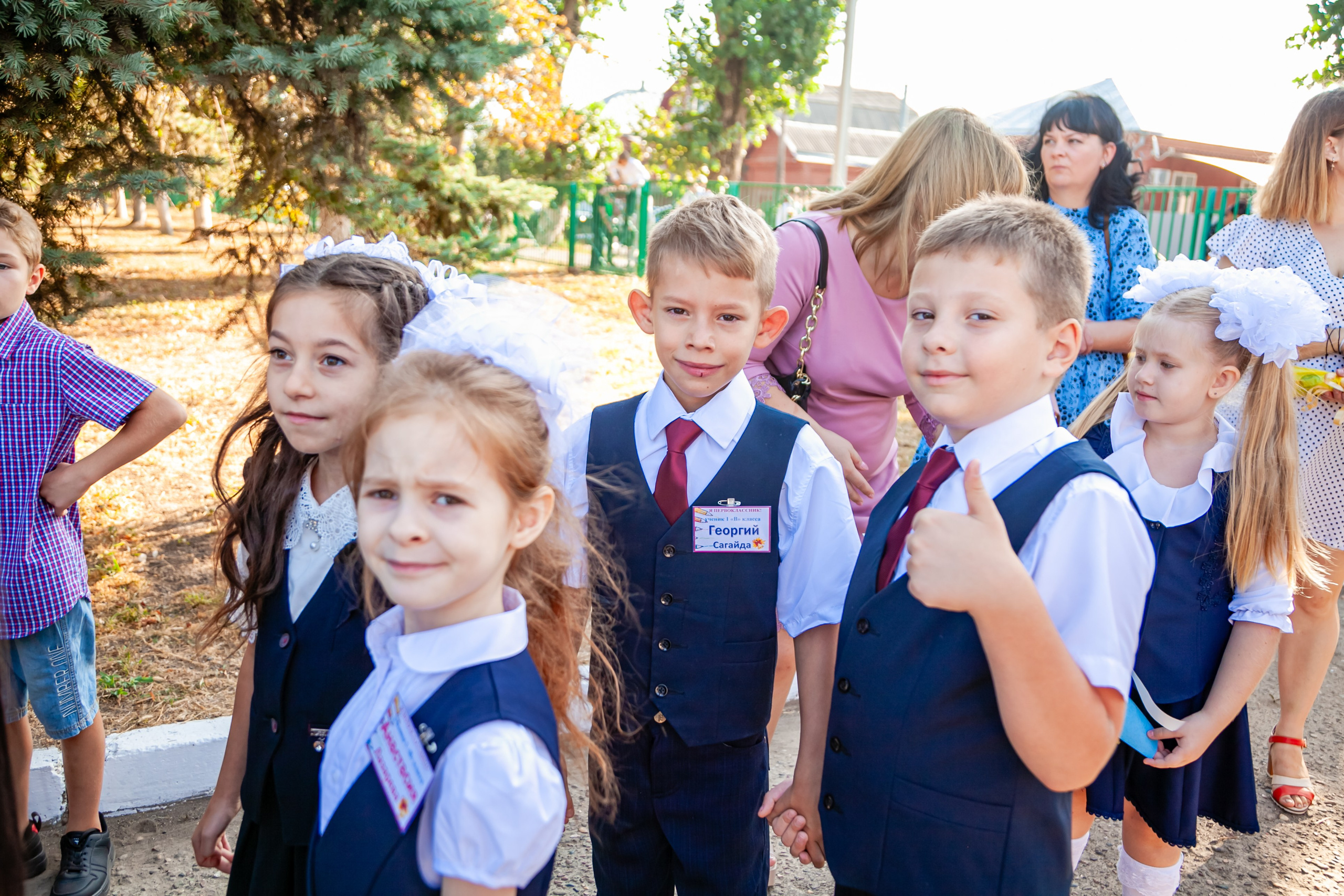 1 сентября линейка. Свадебный и семейный фотограф в Армавире