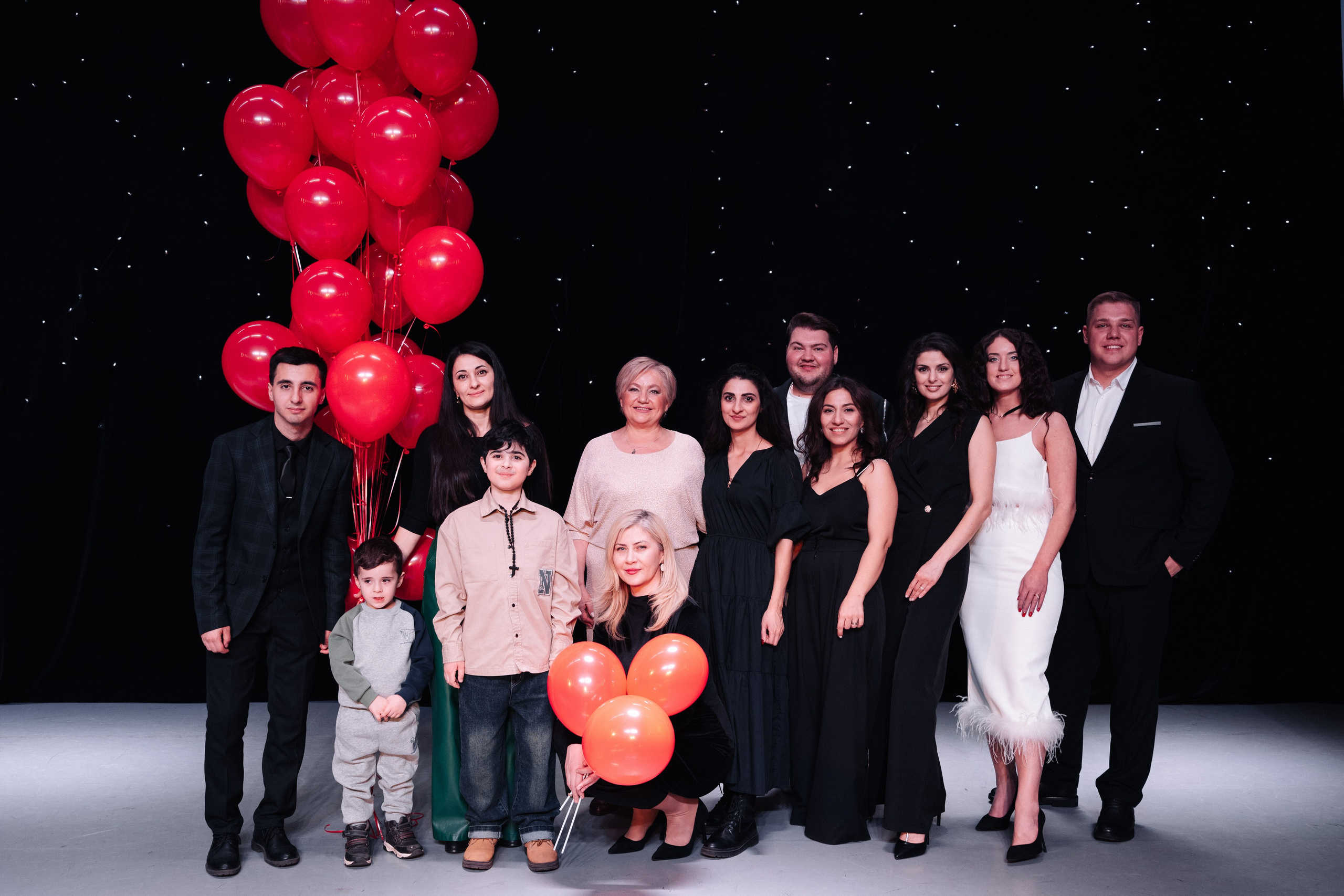 Благотворительный концерт в помощь Артему Сардаряну. Фотограф Артем Севостьянов. Профессиональная фотосъемка в Ногинске, Москве, Московской области и за границей