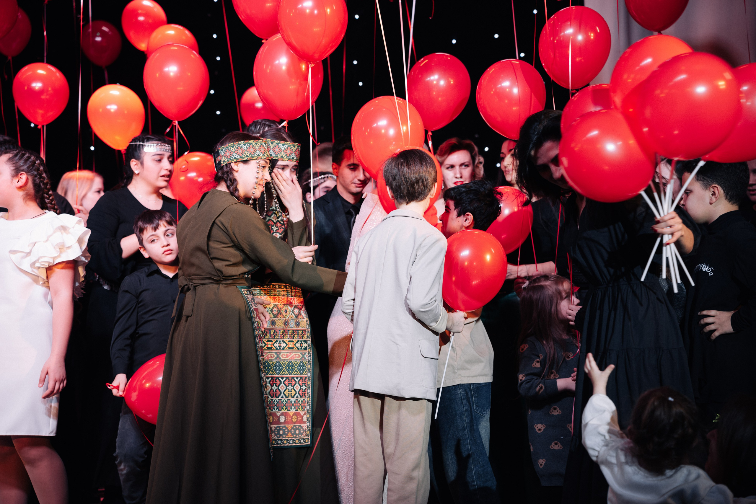 Благотворительный концерт в помощь Артему Сардаряну. Фотограф Артем Севостьянов. Профессиональная фотосъемка в Ногинске, Москве, Московской области и за границей