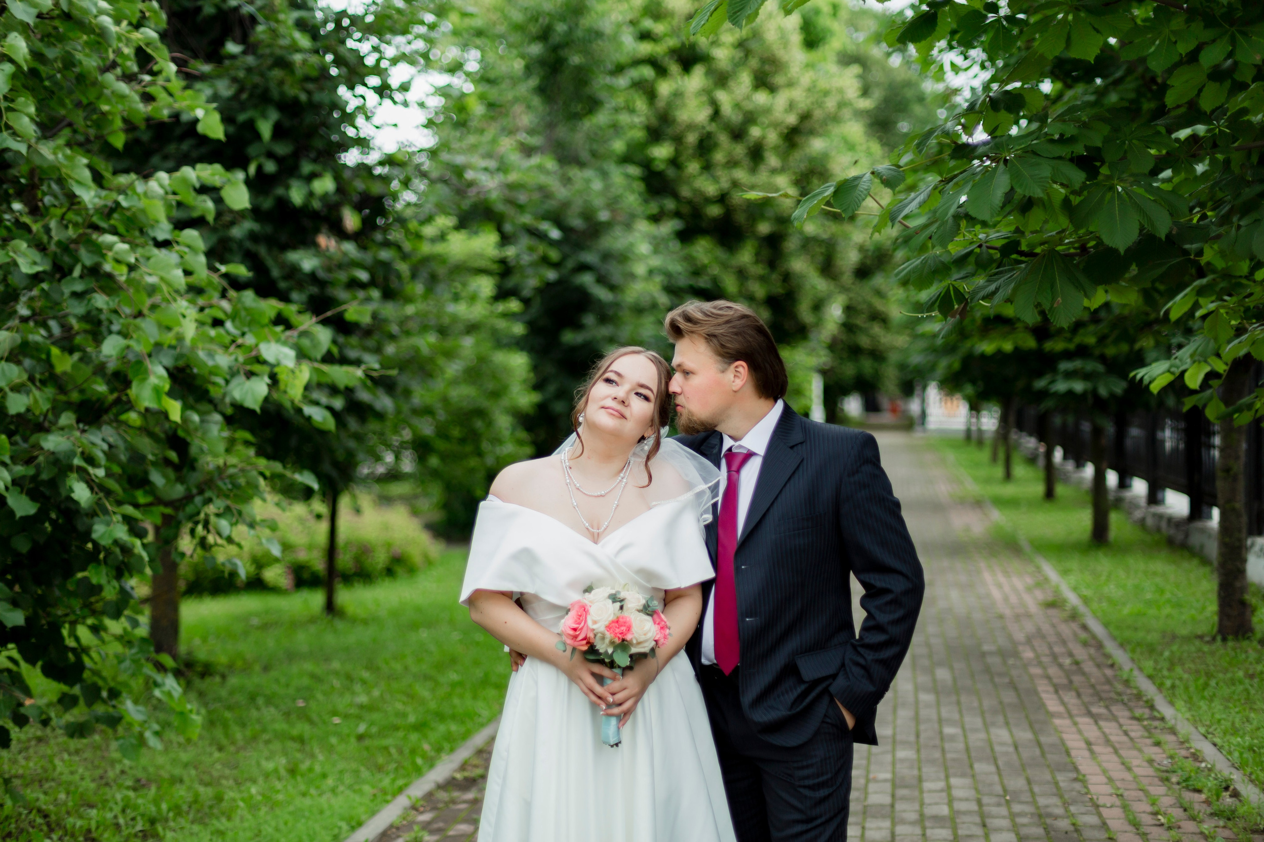 свадебная фотосессия на природе невеста и жених Городской сад Тверь