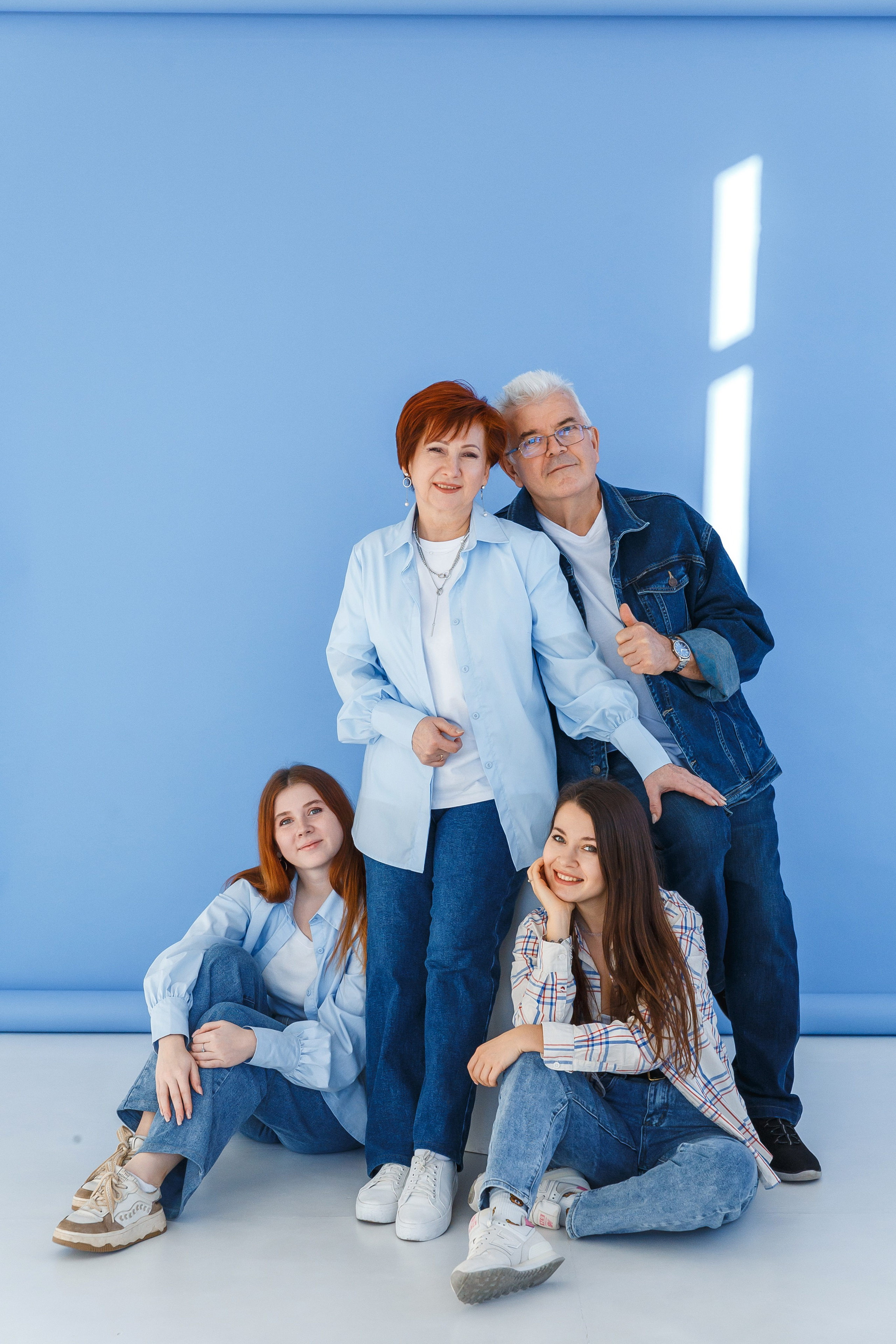 Рождественская встреча Синицыных в студии. Событийный фотограф Максим Бескоровайновнов