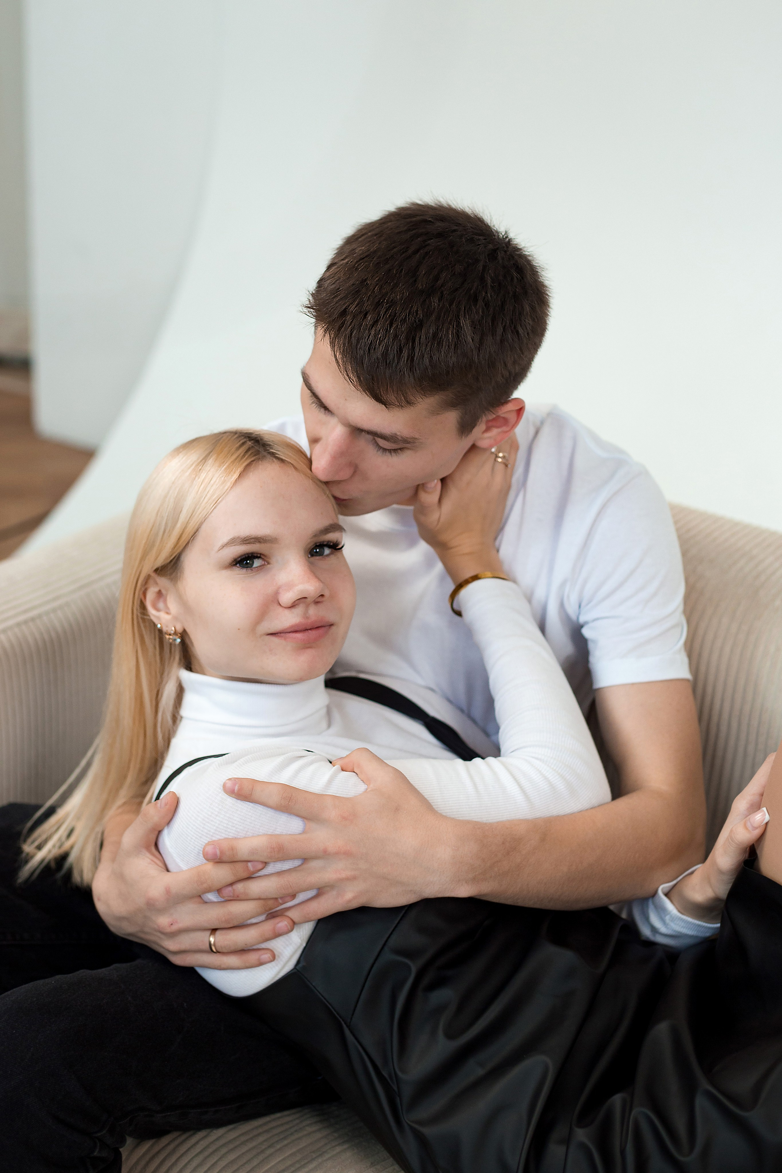 Love story. Фотограф Краснодара, фотограф в парке Галецкого.репортажный фотограф. детский фотограф, свадебный фотограф. профессиональный фотограф