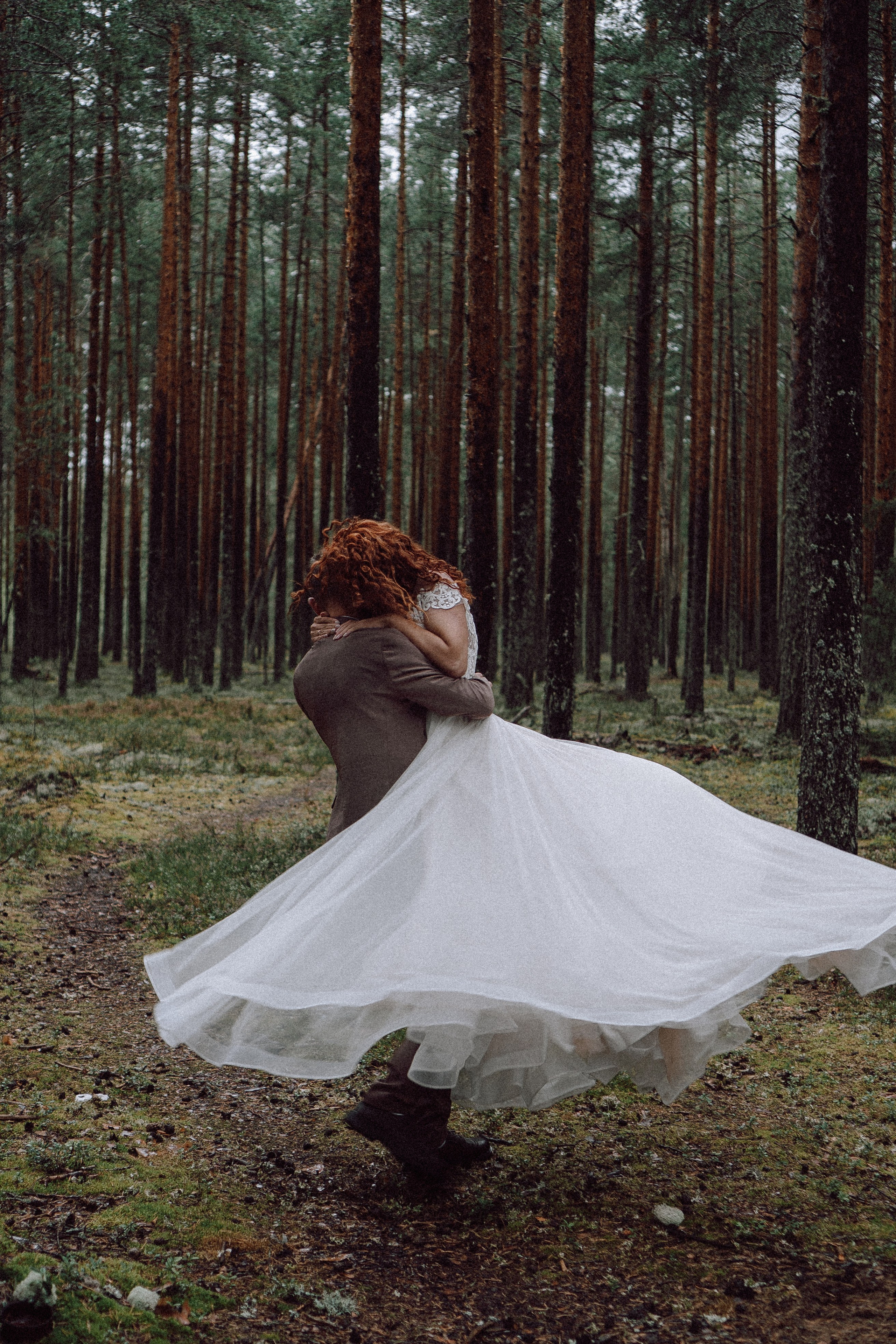 СВАДЕБНАЯ ФОТОСЕССИИЯ ПАРЫ В ГОРОДЕ ПРИОЗЕРСК В СОСНОВОМ ЛЕСУ И С ПИКАПОМ. Профессиональный фотограф, Санкт-Петербург — Виктория Богомолова