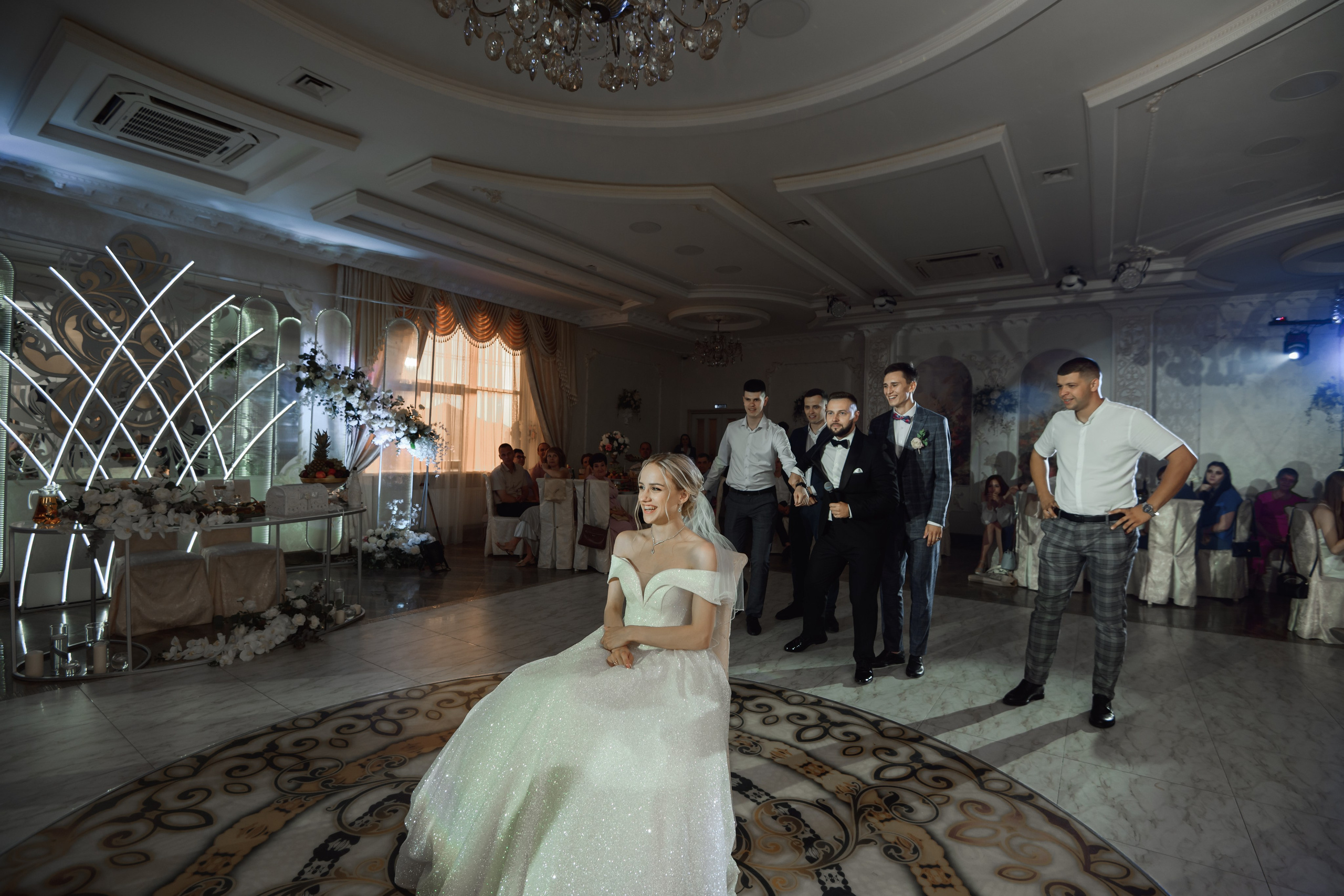 B & A. Свадебный фотограф в г. Астрахань. Так же выезжаю в другие города