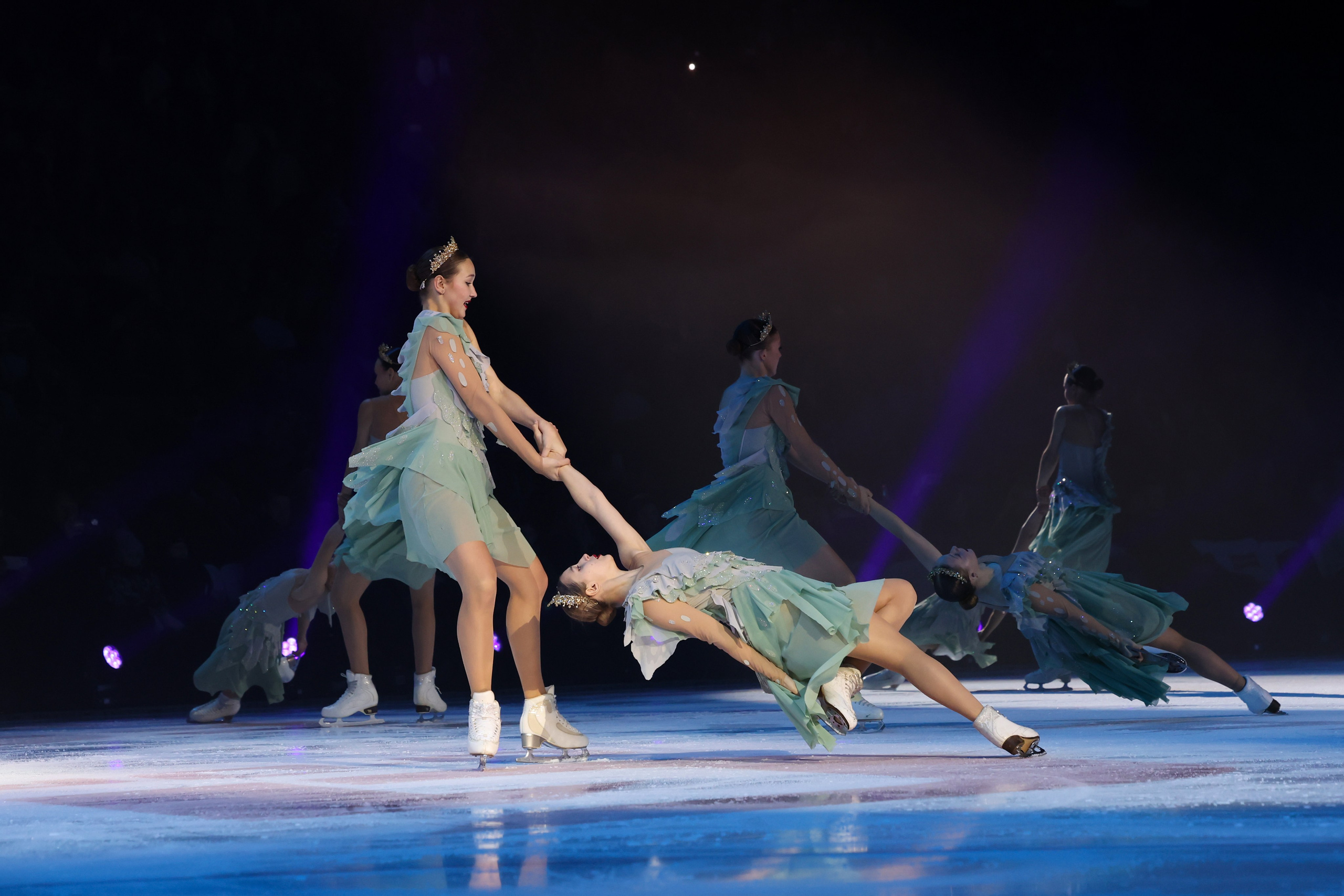 «Русалочка» шоу Евгения Плющенко 26 октября 2024. Спортивный и репортажный фотограф Антон Тереханов