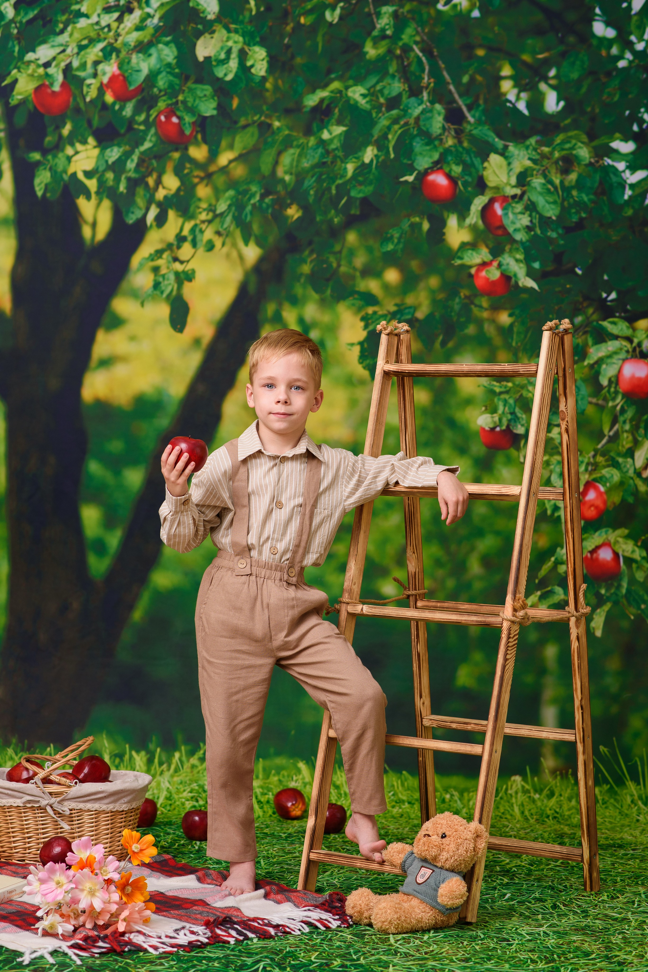 Яблочный сад. Детская фотостудия Москва