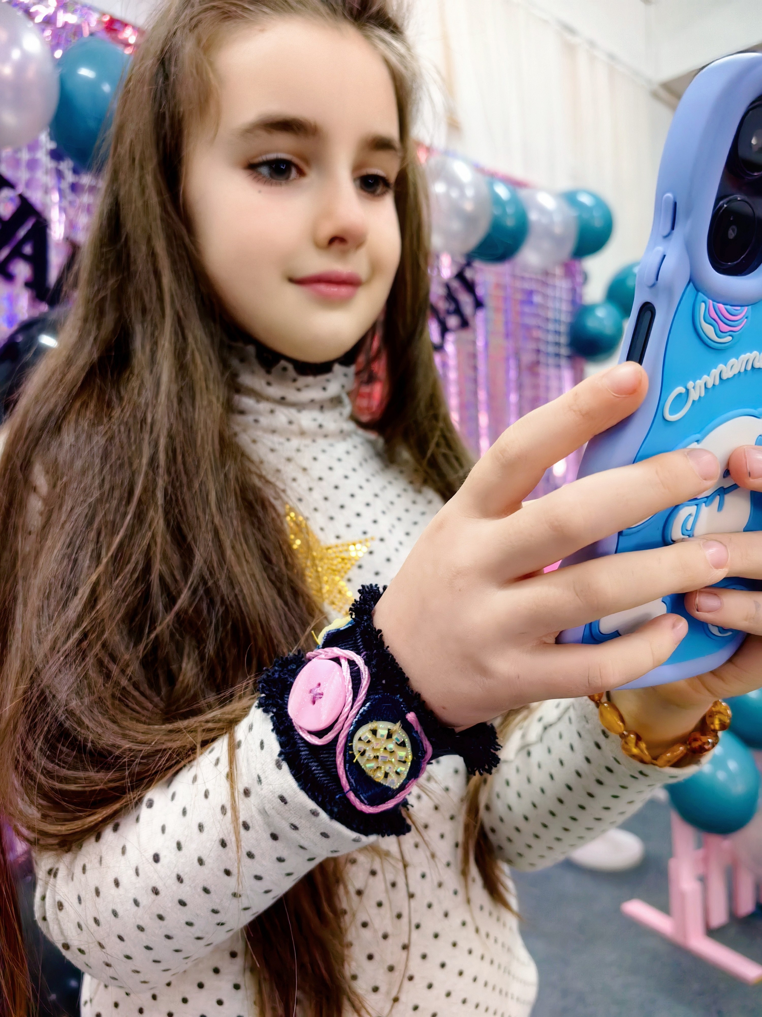 Браслеты из джинсы — мастер-класс по шитью для девочек. Владивосток. Школа для девочек во Владивостоке — Само Совершенство