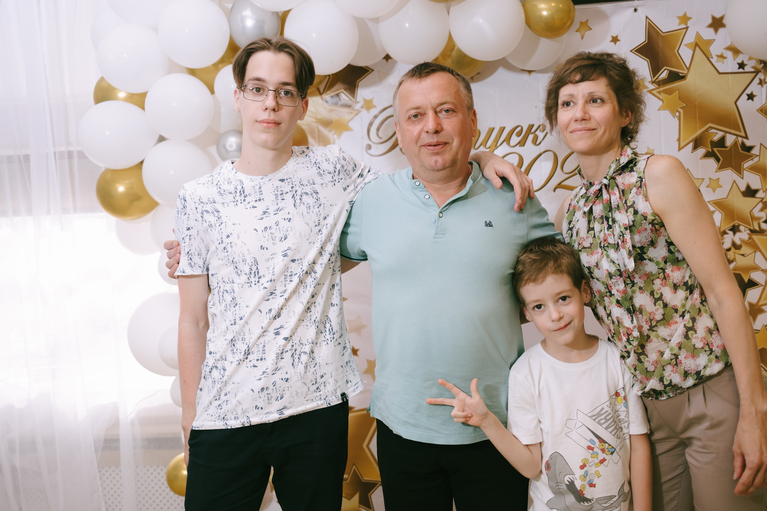 Выпускной школа 33. Свадебный и репортажной фотограф Денис Ожигин в Краснодаре и Краснодарском крае