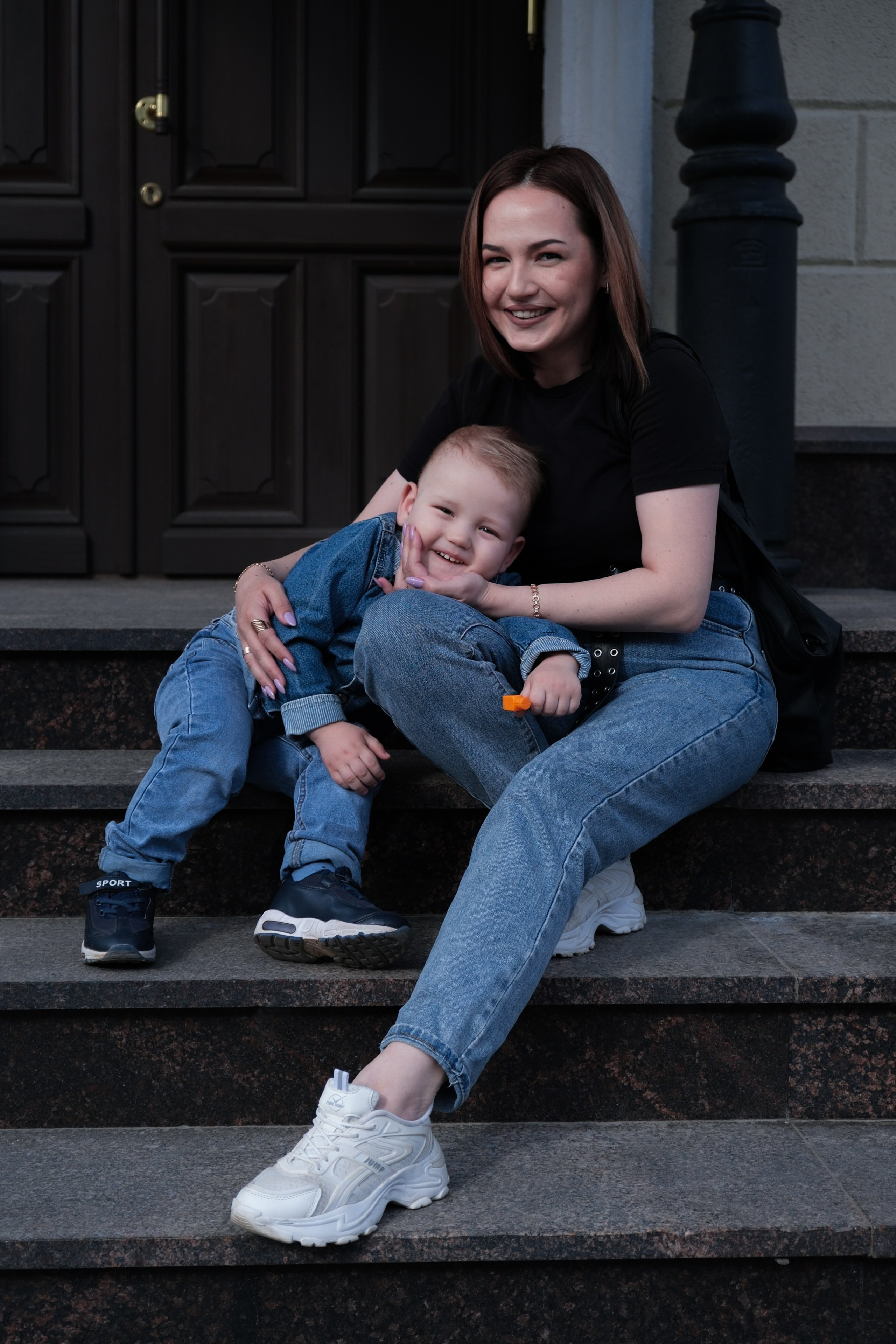 Прогулочная с ребенком. Фотограф на камеру и мобильная съемка в Казани Лидия