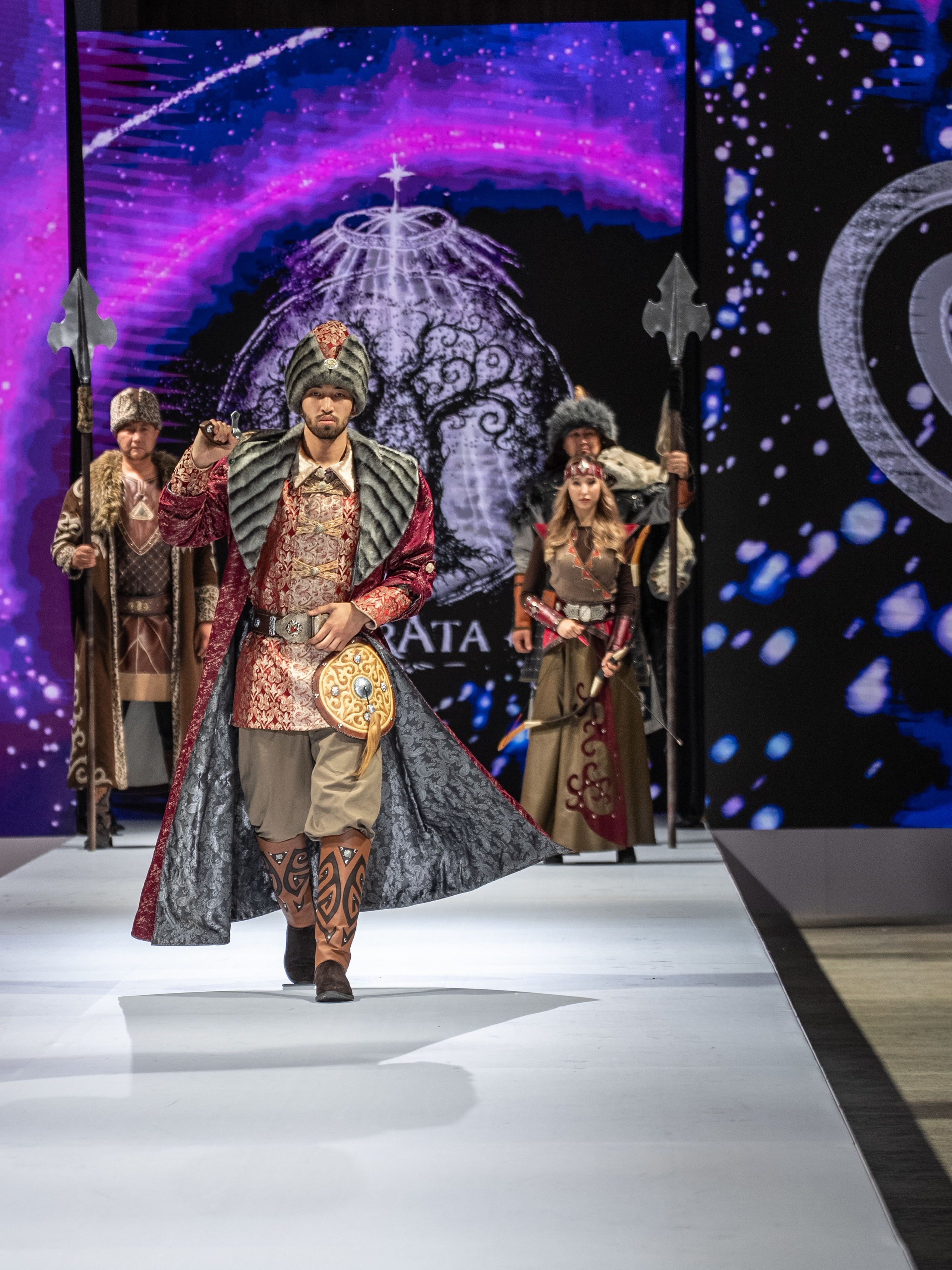 EURASIAN FASHION WEEK Lo Zarata. Сайт Алматинского НЮ АРТ, будуар и фэшн фотографа Дениса Карпенко