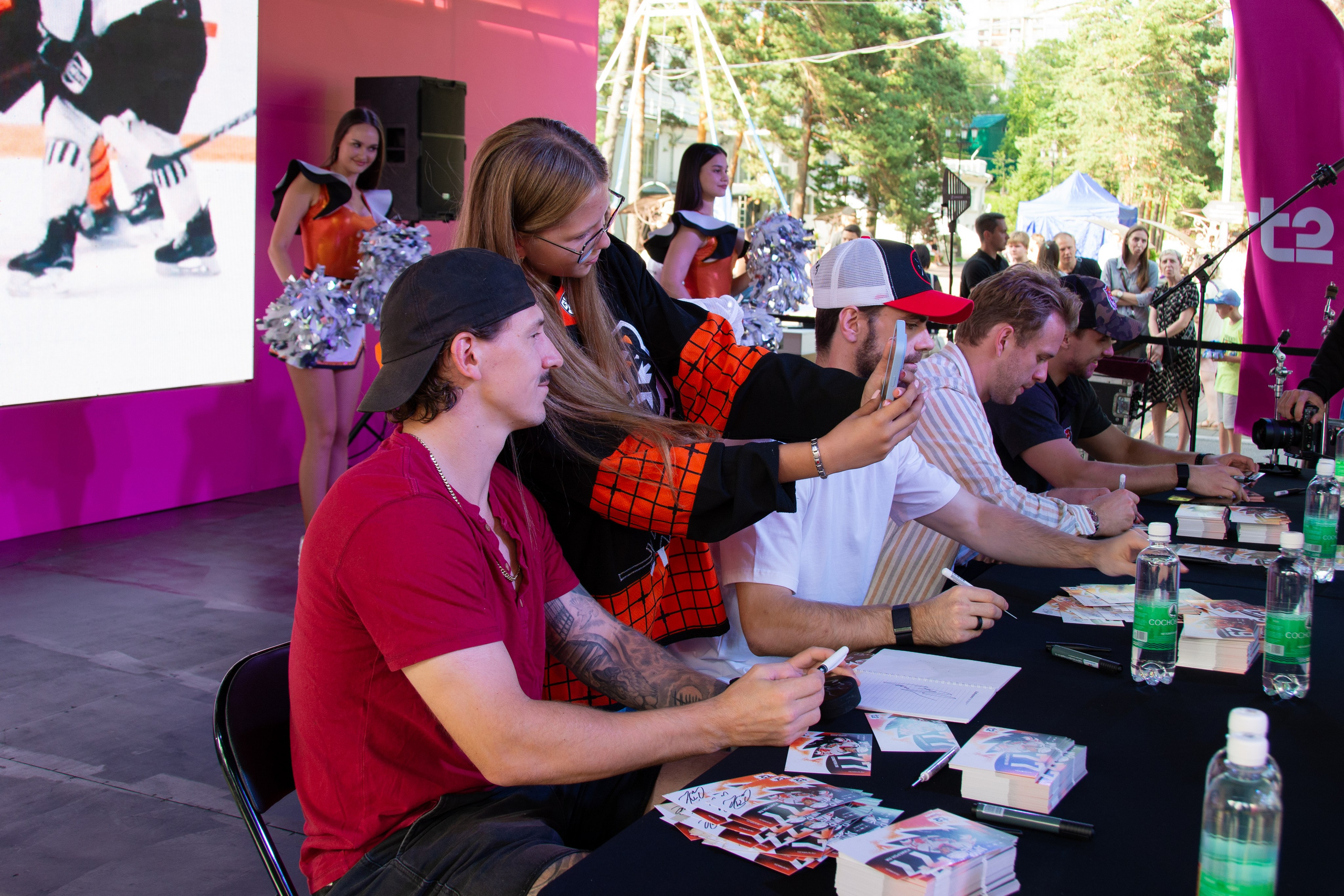 Автограф сессия ХК «Амур». Семейный и репортажный фотограф в Хабаровске Татьяна Болычева