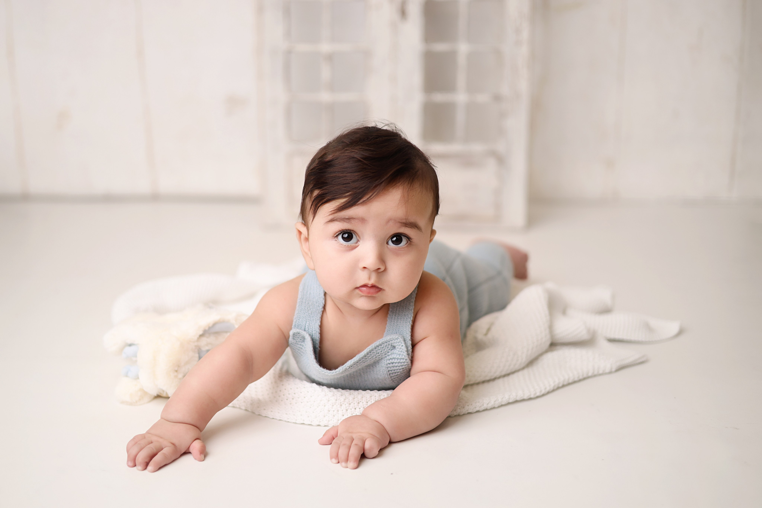 Азнавуру 6 месяцев. Фотограф новорожденных Москва. Ньюборн фотограф Москва