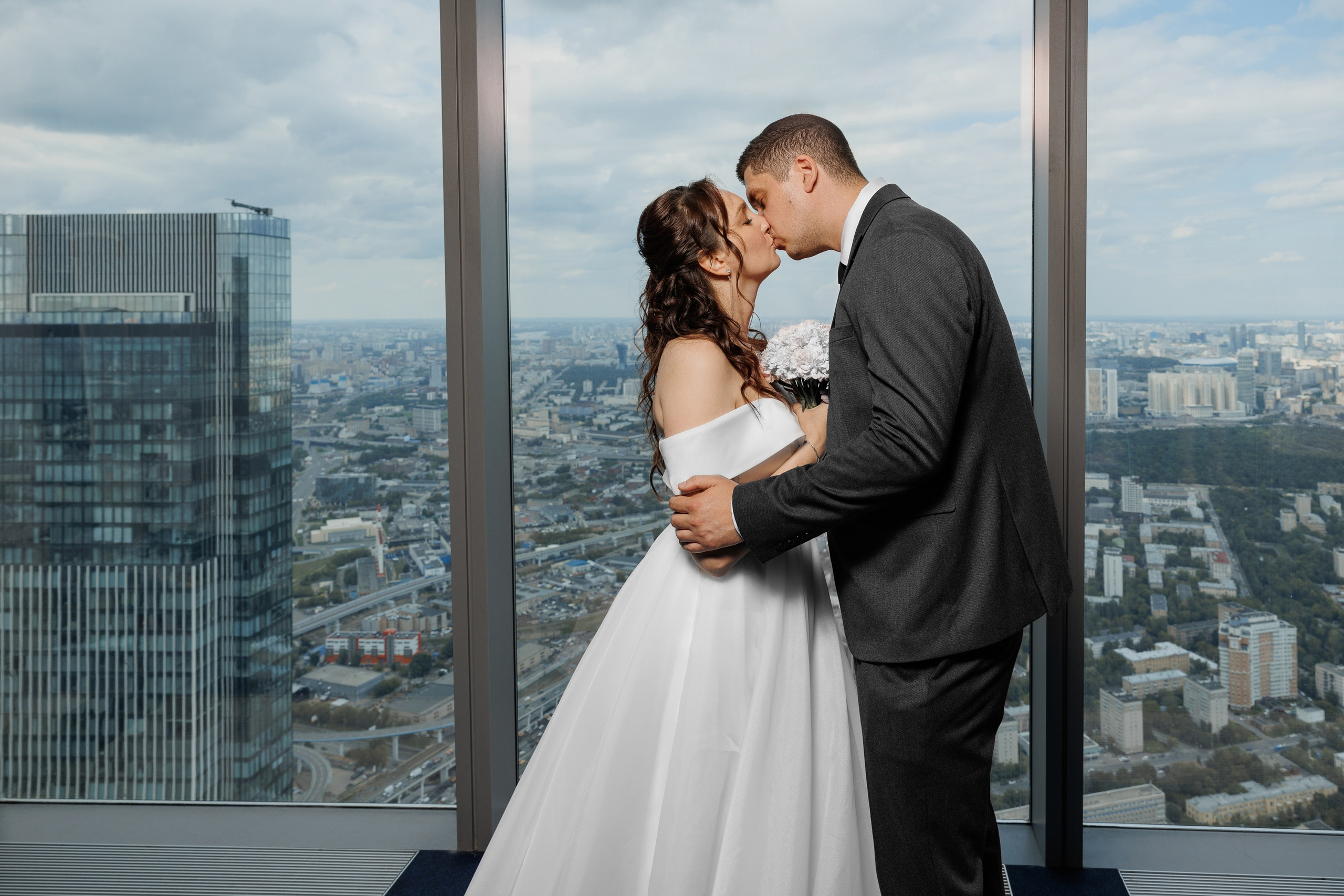 свадебный фотограф москва свадебная съемка молодожены торжество детали портреты групповые снимки