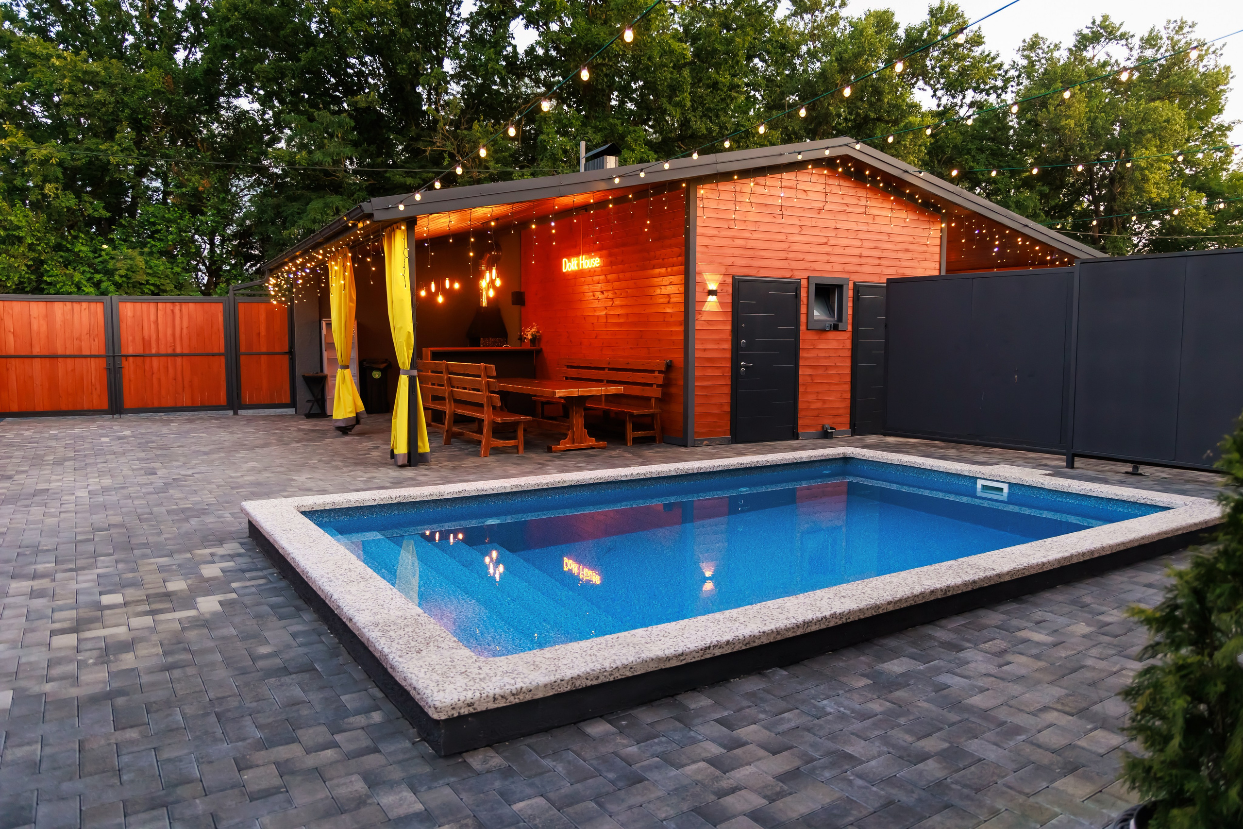 Интерьерная и рекламная съёмка. Свадебный и семейный фотограф в г. Майкопе (выезд по республике и краю)