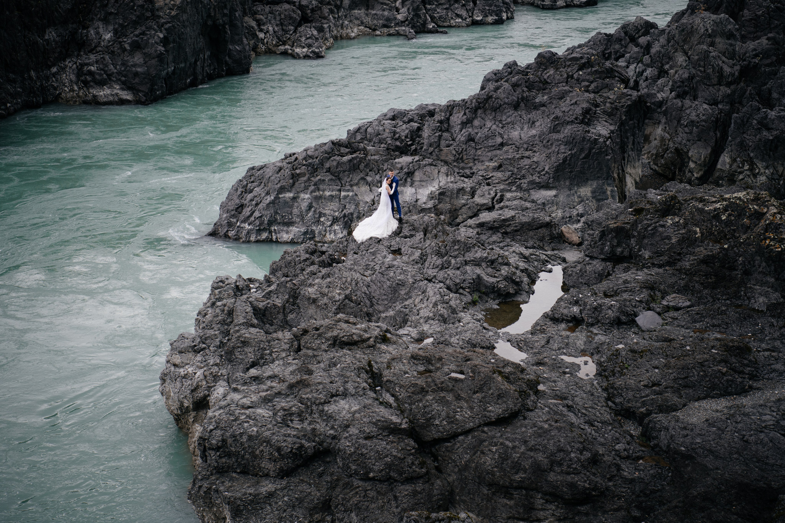 alt="Свадебная фотосессия в Барнауле. Свадебный фотограф Анна Глухова"
