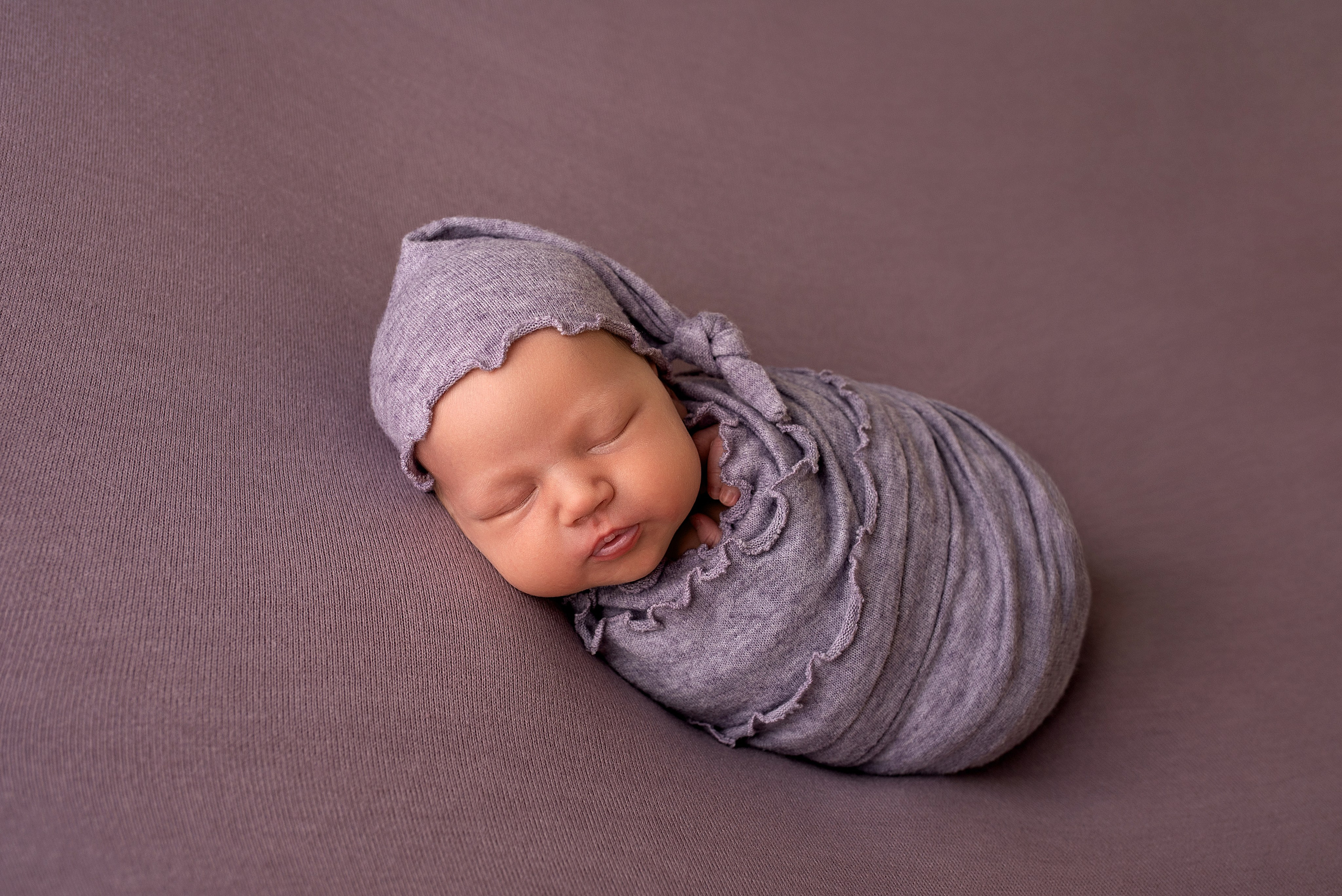 Новорождённые (в обмотках). Детский фотограф новорождённых в Минске Боровик Екатерина