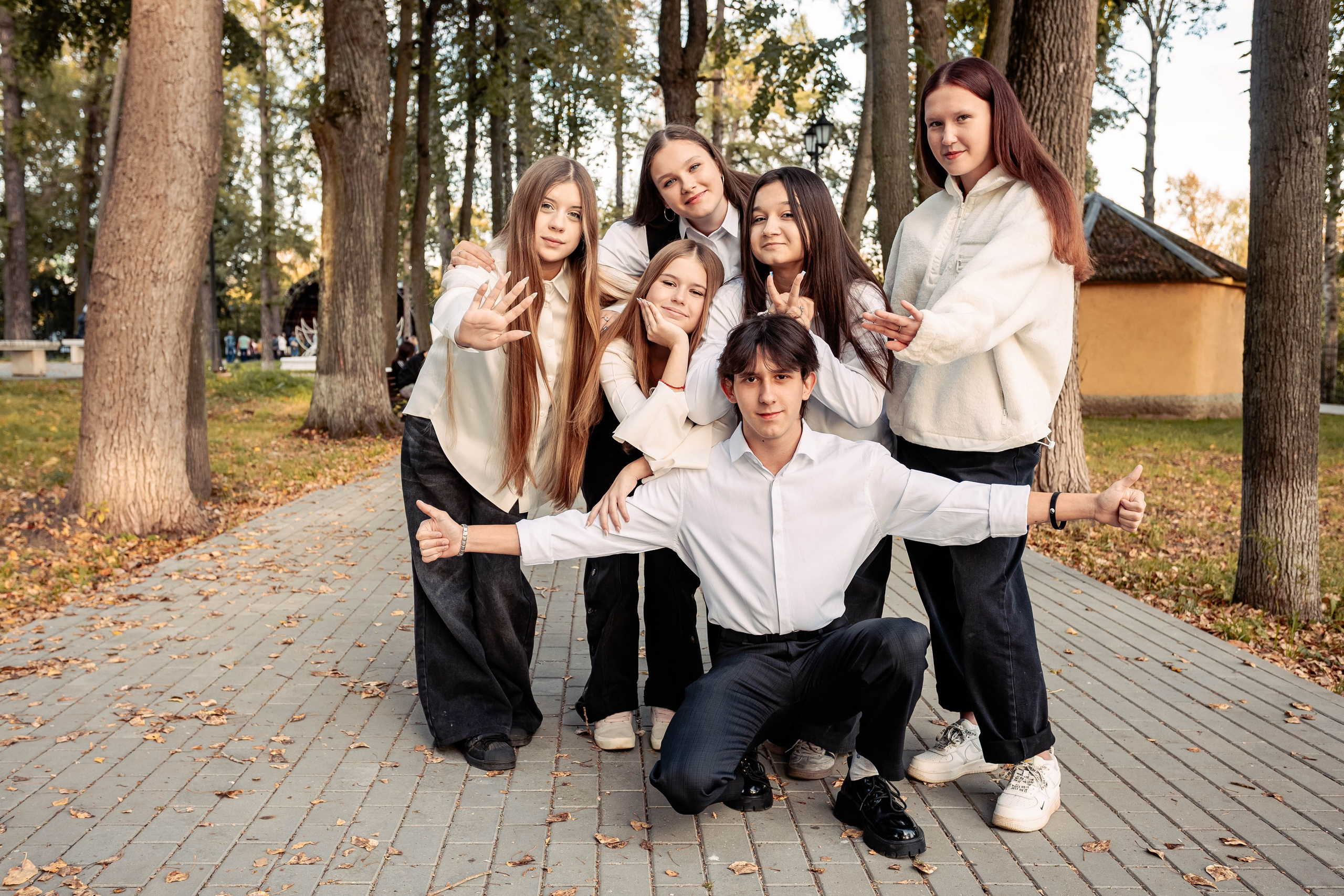 Позирование группы. Выпускные альбомы для детского сада и школы