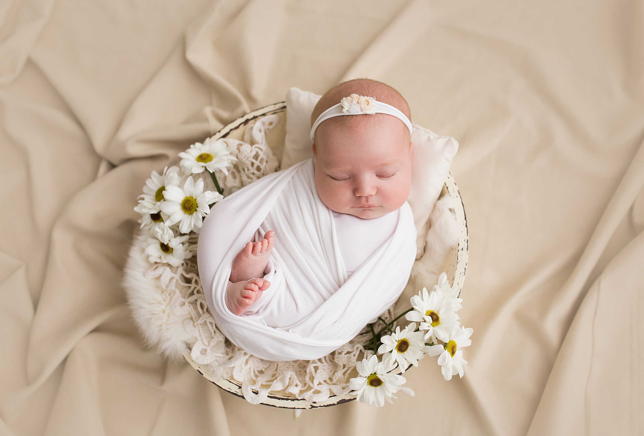 Фотосессия новорождённого. Фотограф новорождённых малышей и детский фотограф В Казани Лана Максим