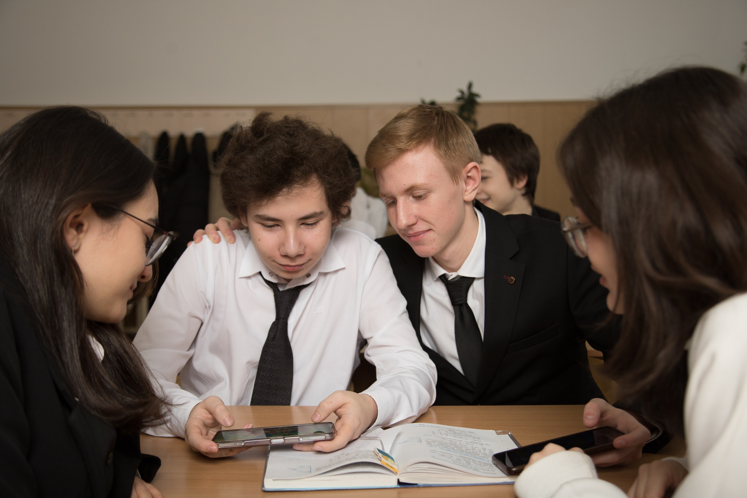 9  и 11 классы. Школьный фотограф в г. Нальчик Галимат Абитова