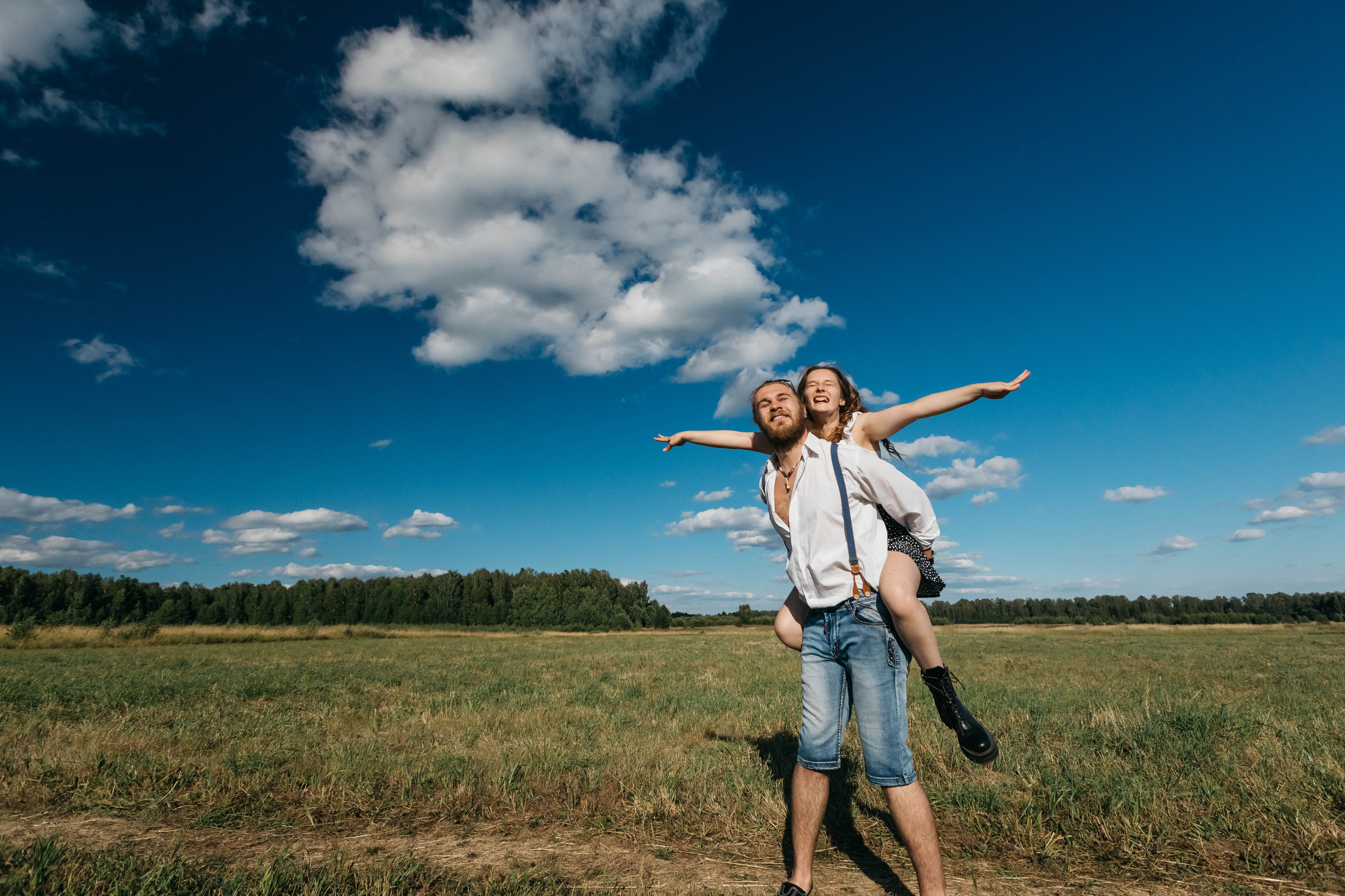 Кристина Владимир и Рада. Главная