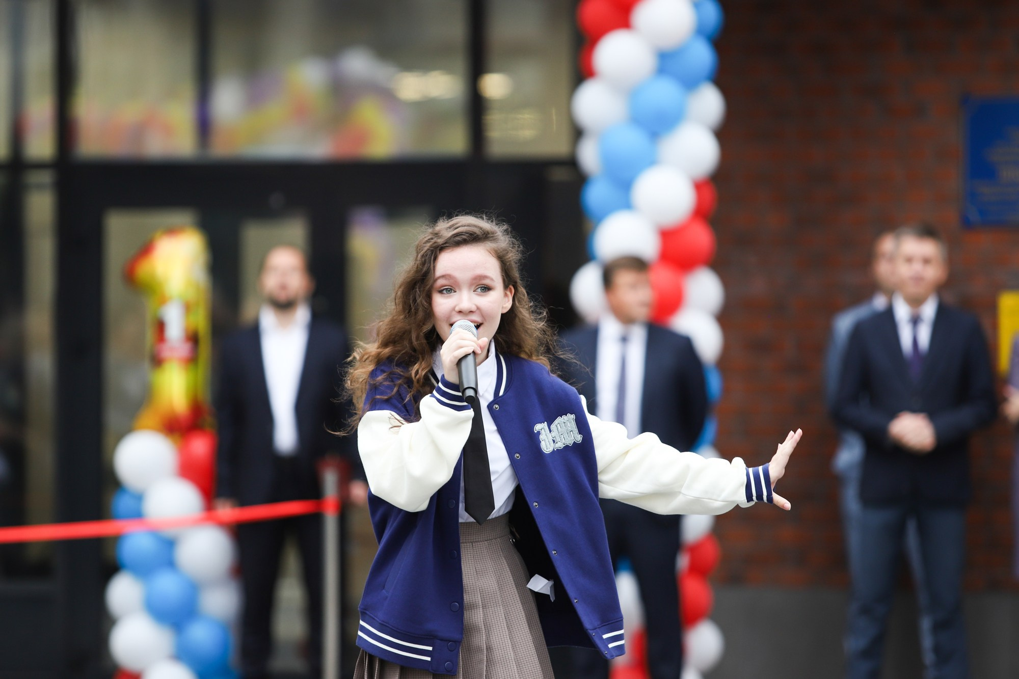 1 сентября в школе № 104. Фотограф Дарья Попова