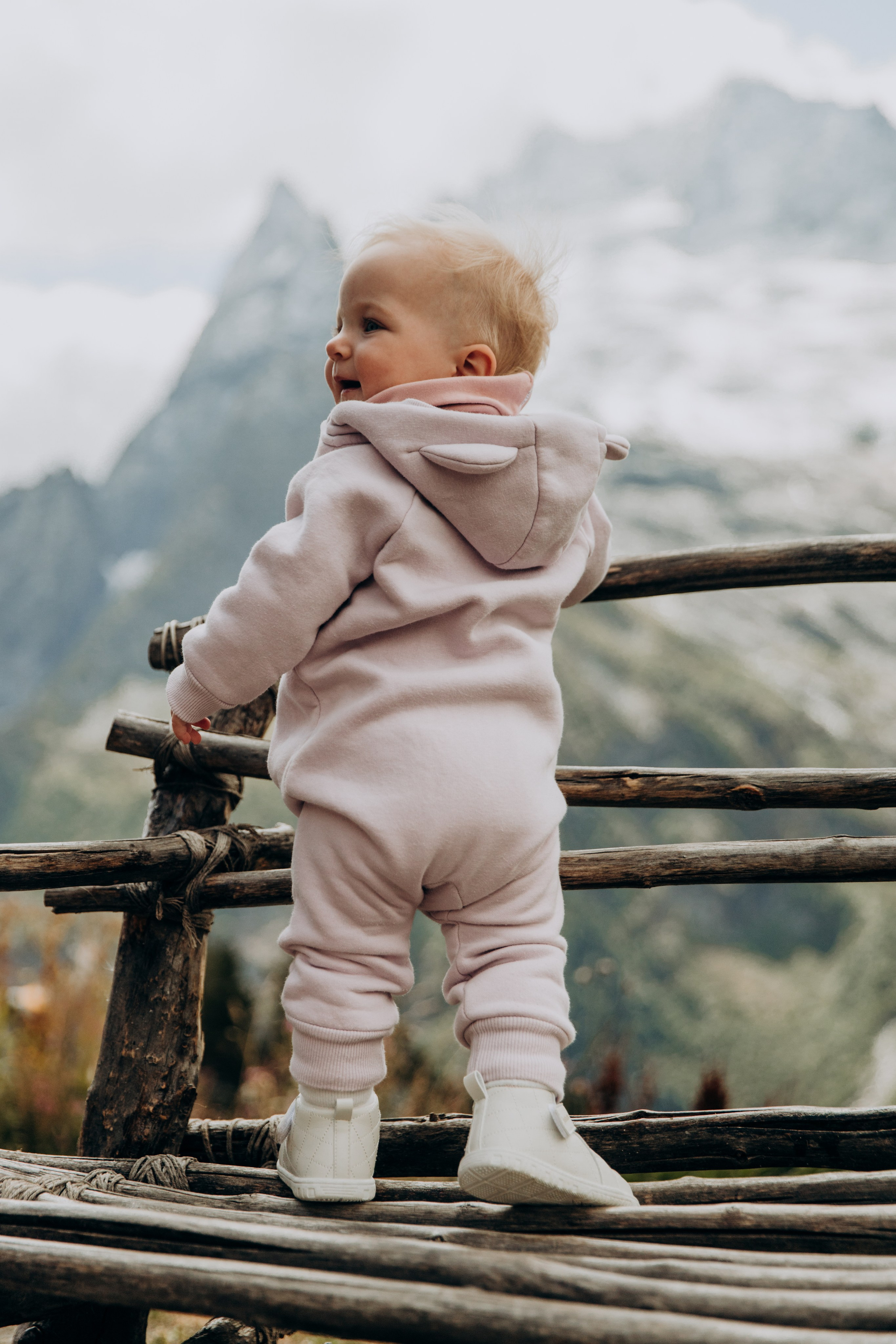 Юля с семьей, Домбай. Портфолио