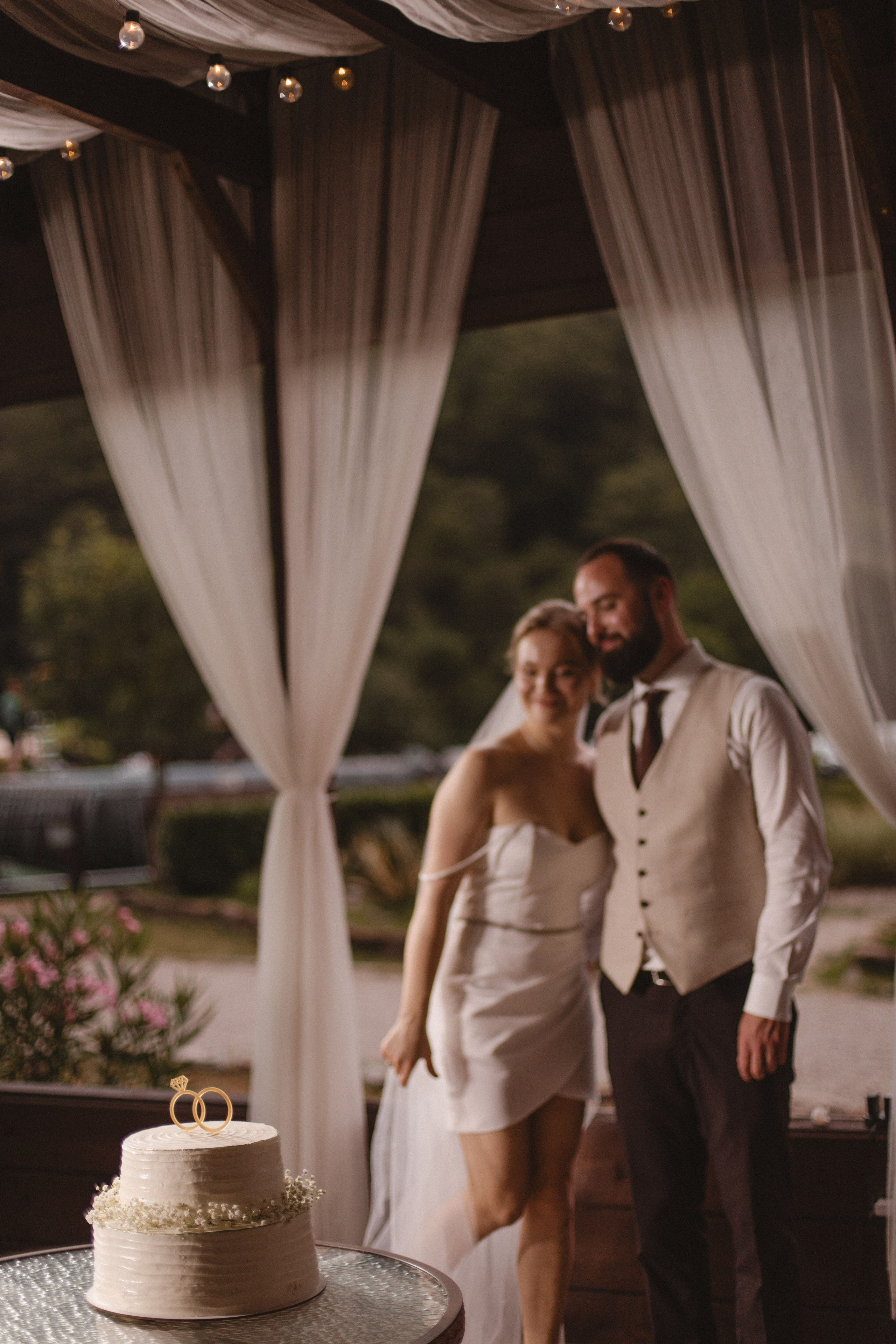 Свадьба в летний день с прогулкой в парке и свадебным ужином в загородной клубе. Свадебный, репортажный и портретный фотограф Сочи, Краснодар. Александра Зайцева