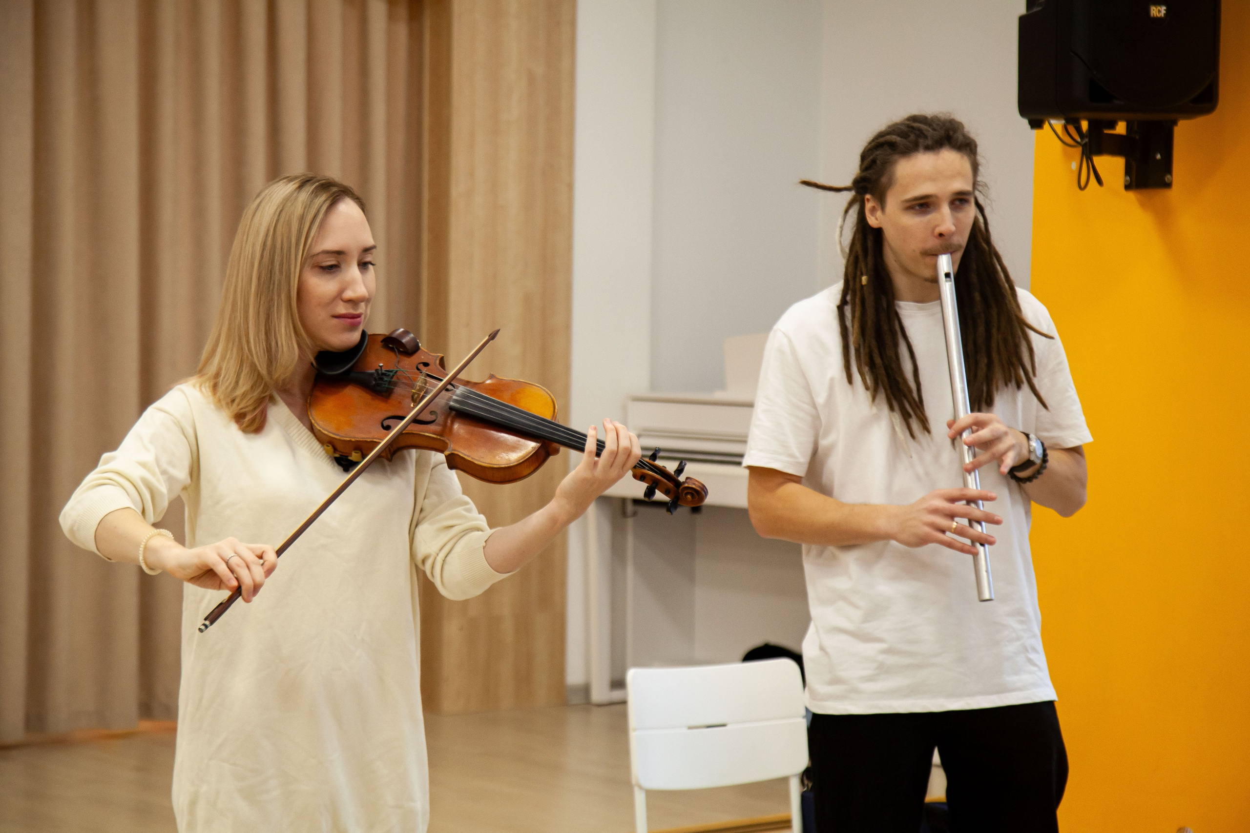 Музыкальный концерт скрипки. 11.11.23. Профессиональное фото в Казани: от идеи до результата. Фотограф Яна Мур