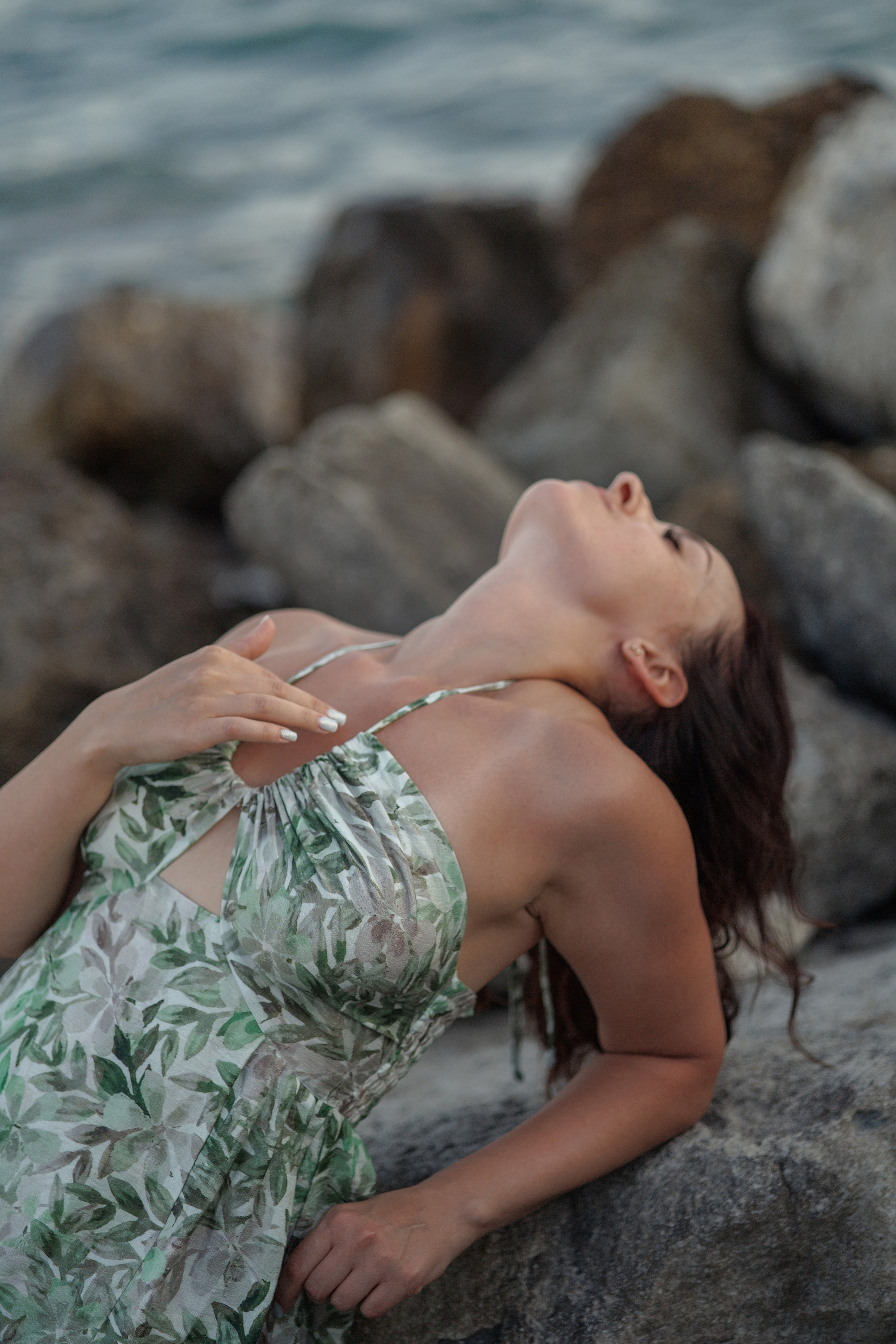 Лавстори на пляже Тонкий мыс. Семейный и портретный фотограф в Геленджике Любовь Бодрова