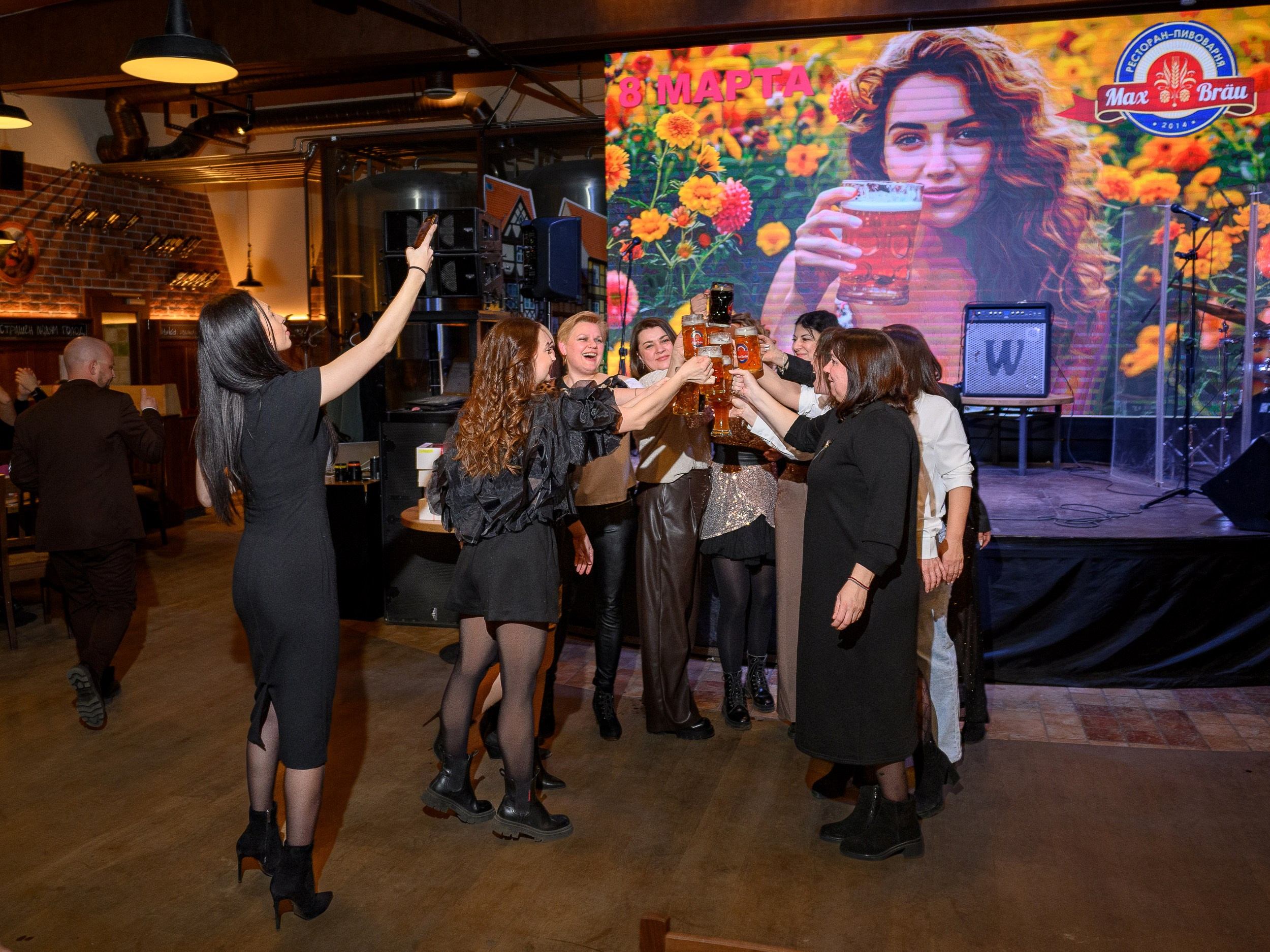 8Марта_МаксБрой. Фотограф Александр Данилов